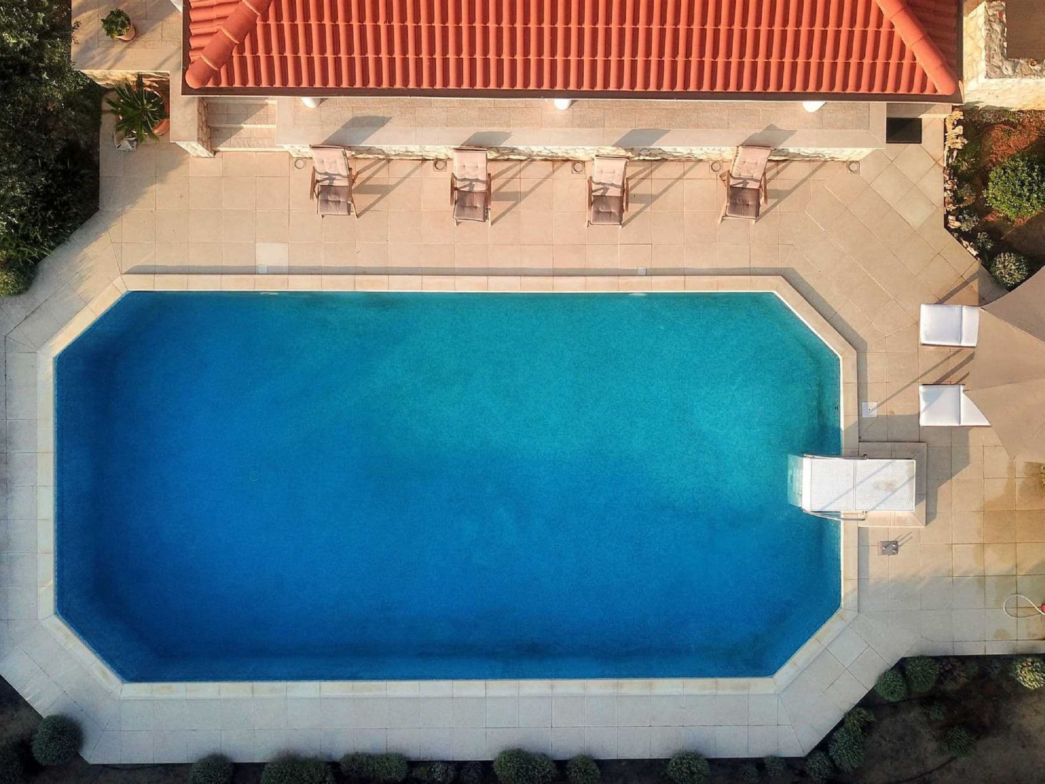 Pool Indoor