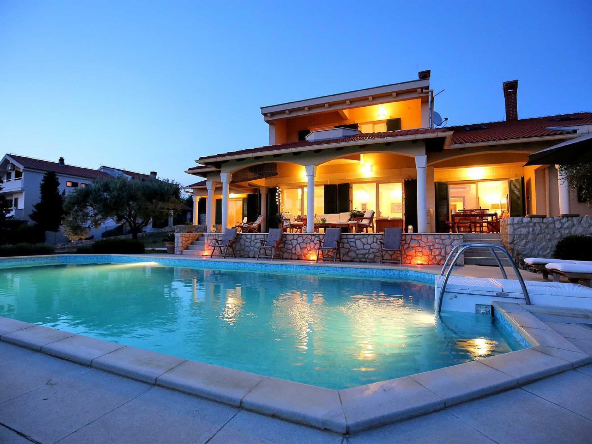 Pool Indoor