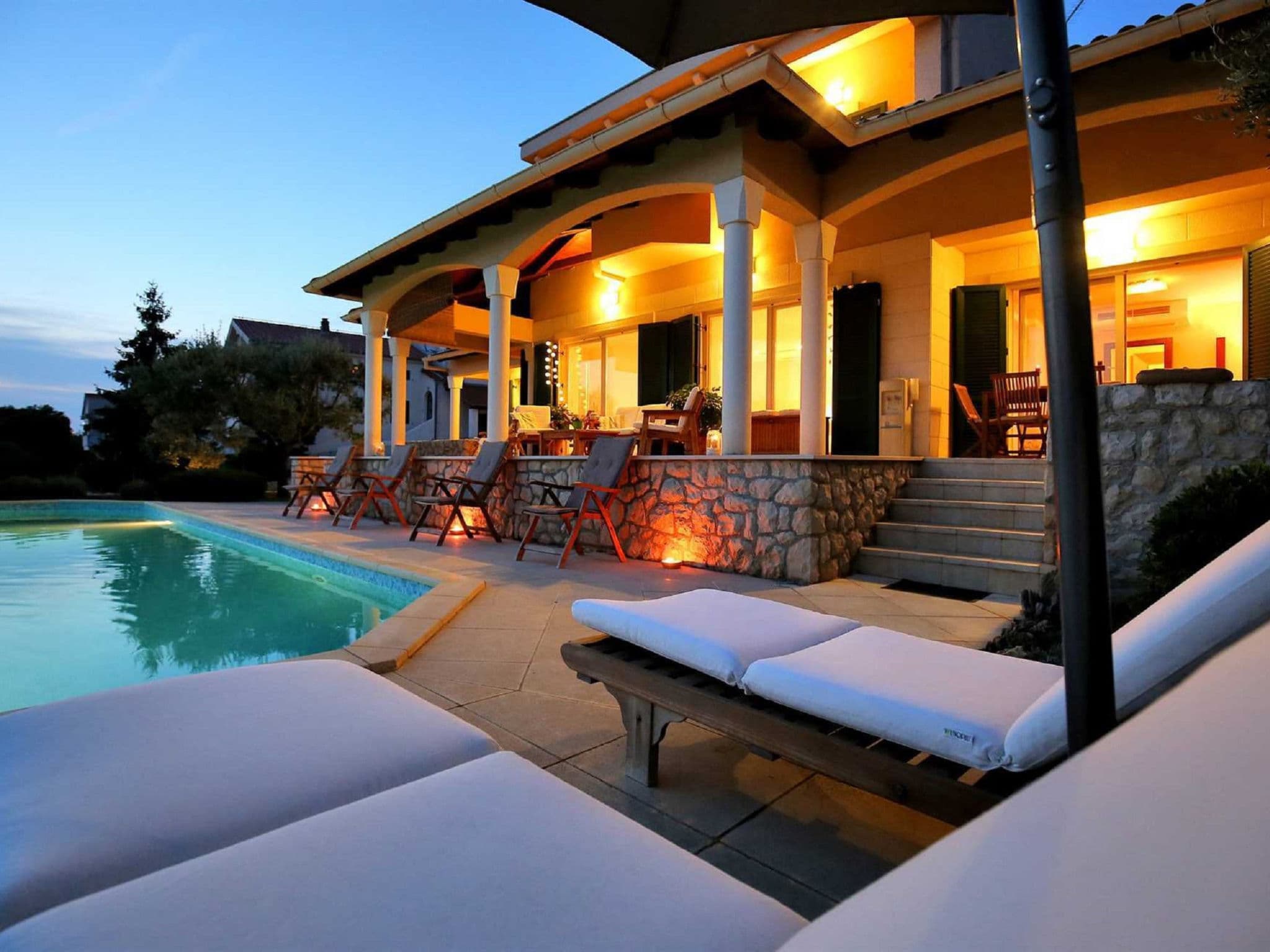 Pool Indoor
