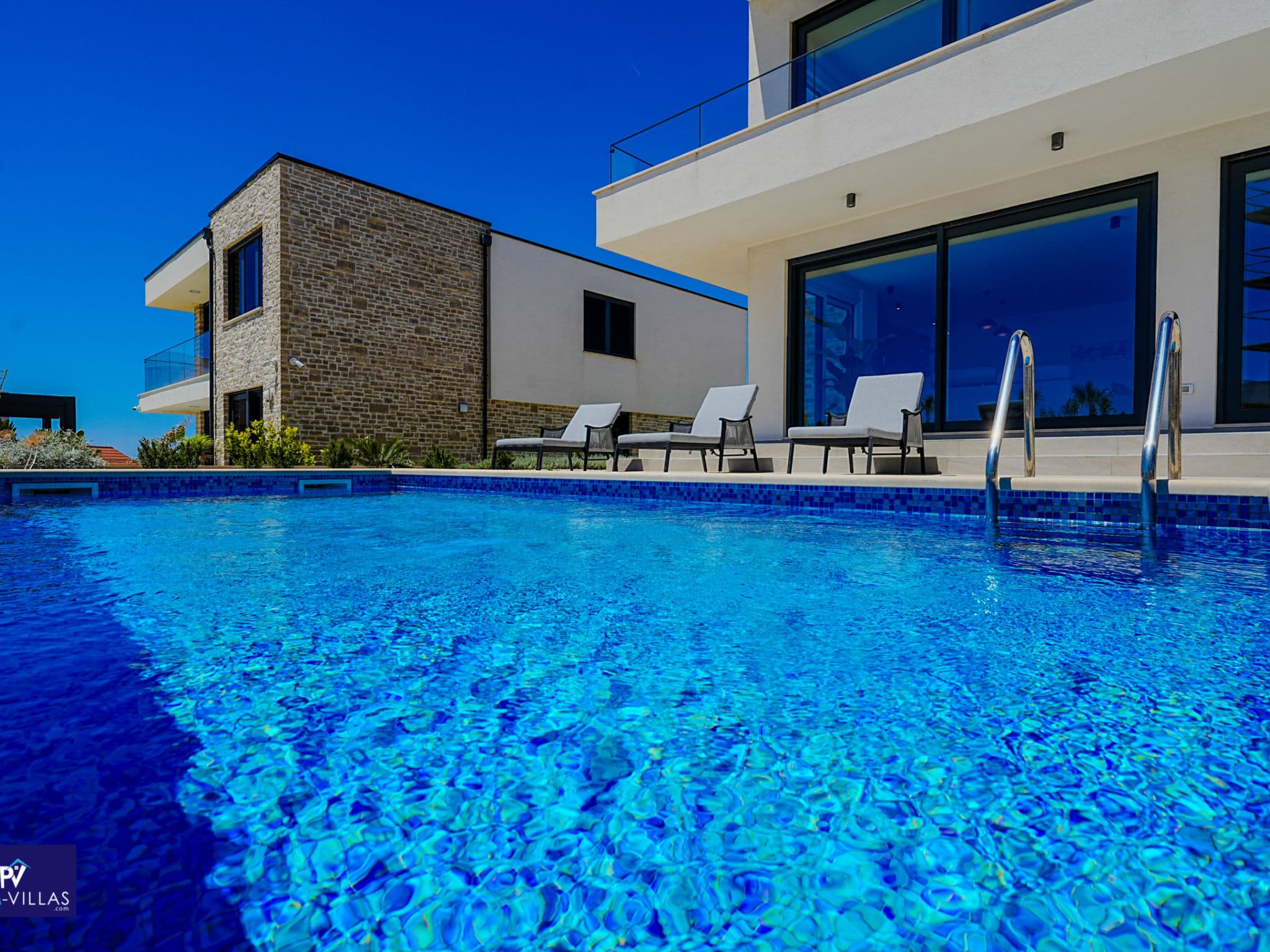 Pool Indoor