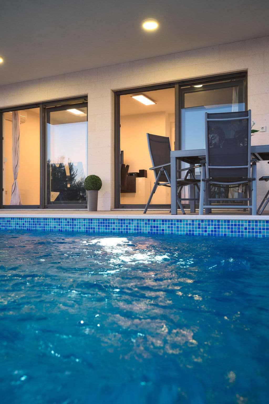 Pool Indoor