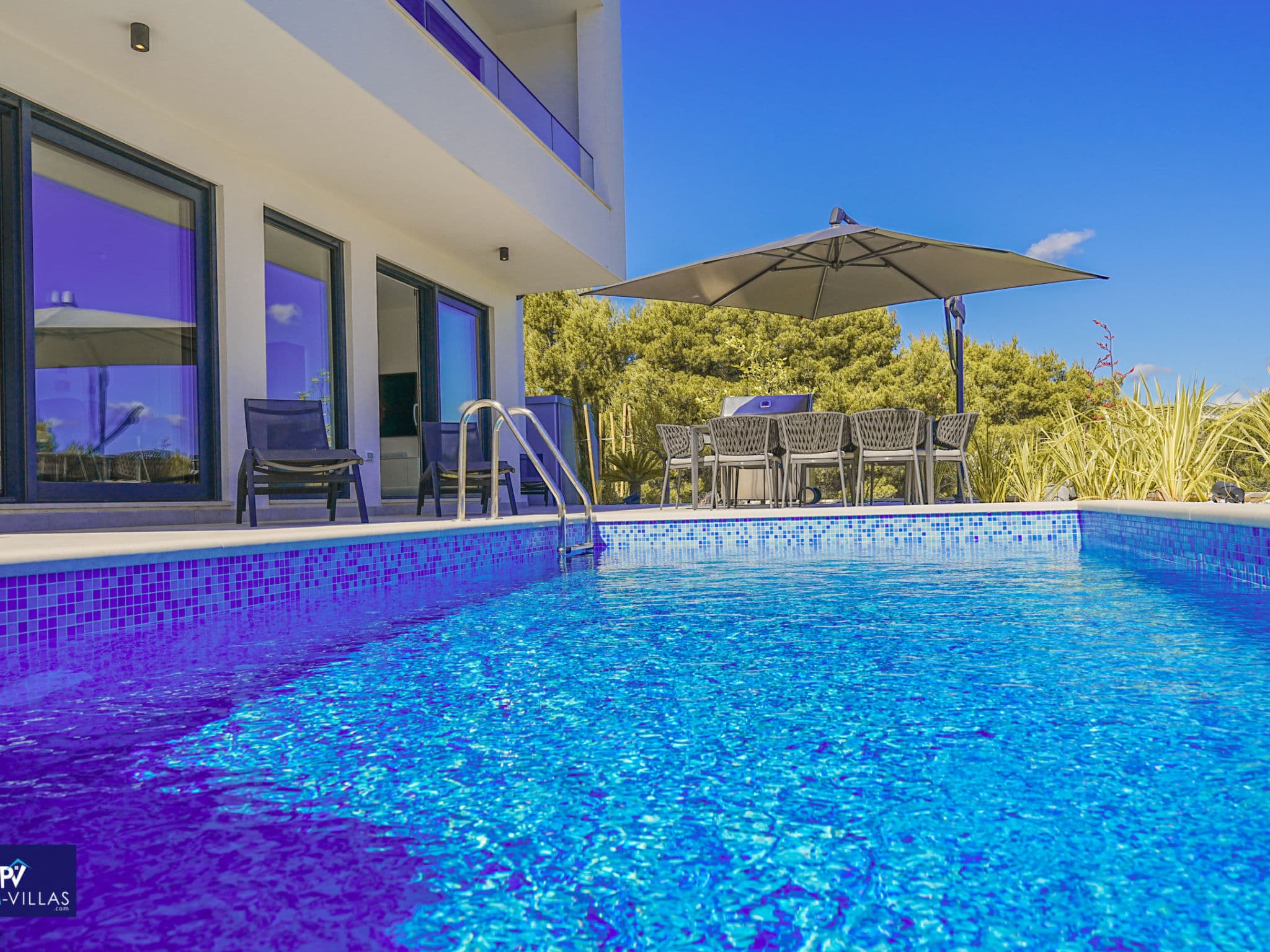 Pool Indoor