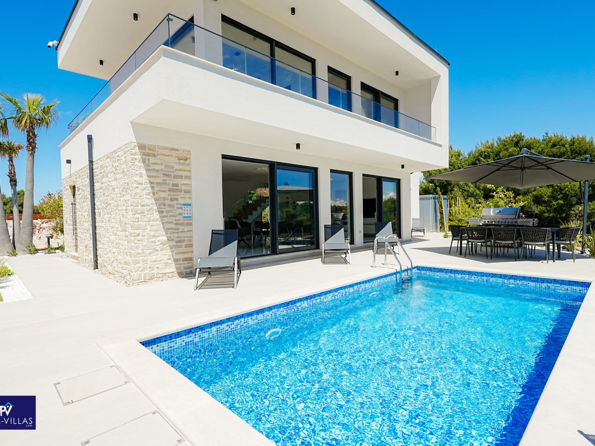 Pool Indoor