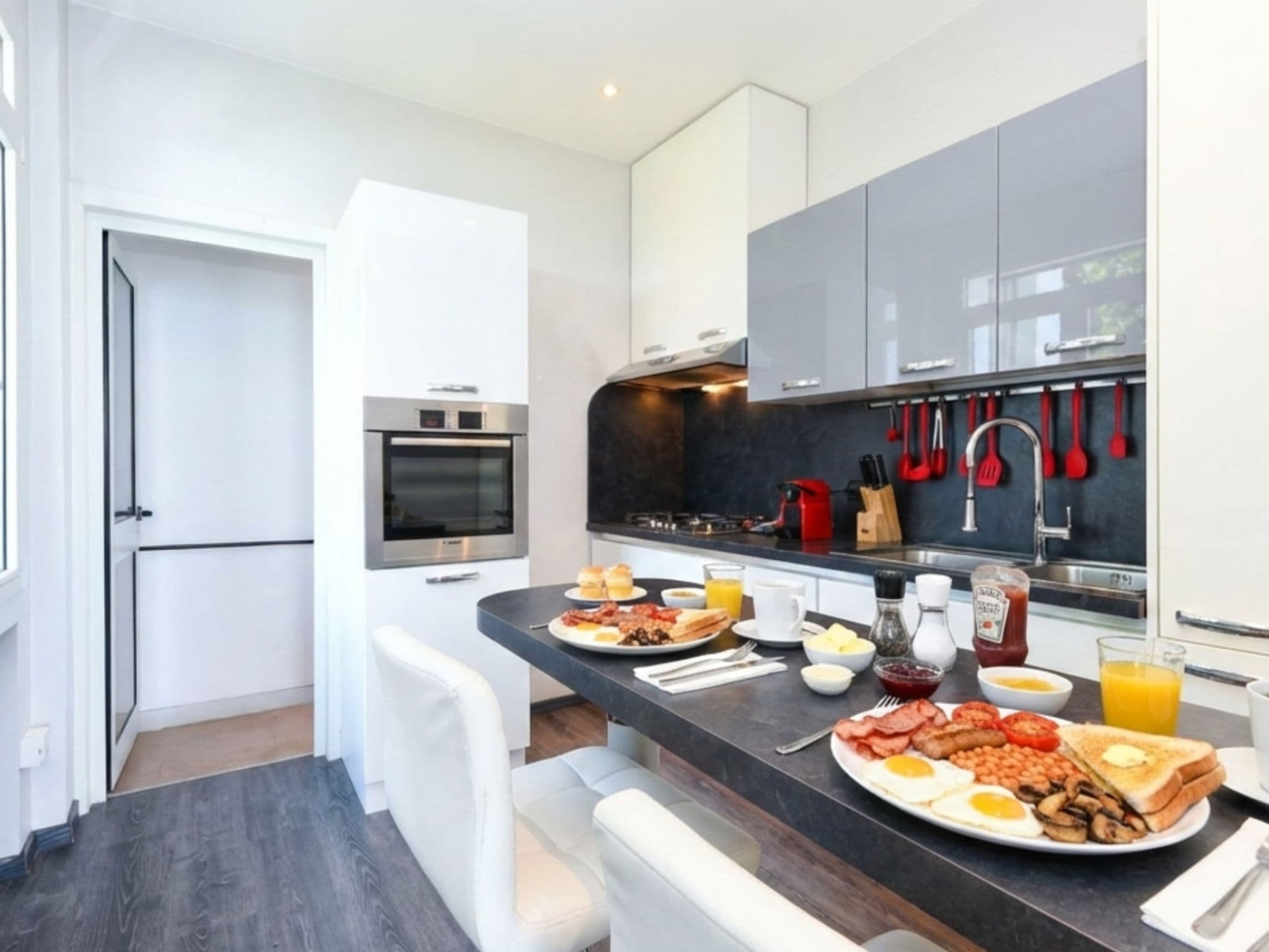 Kitchen / Dining Room