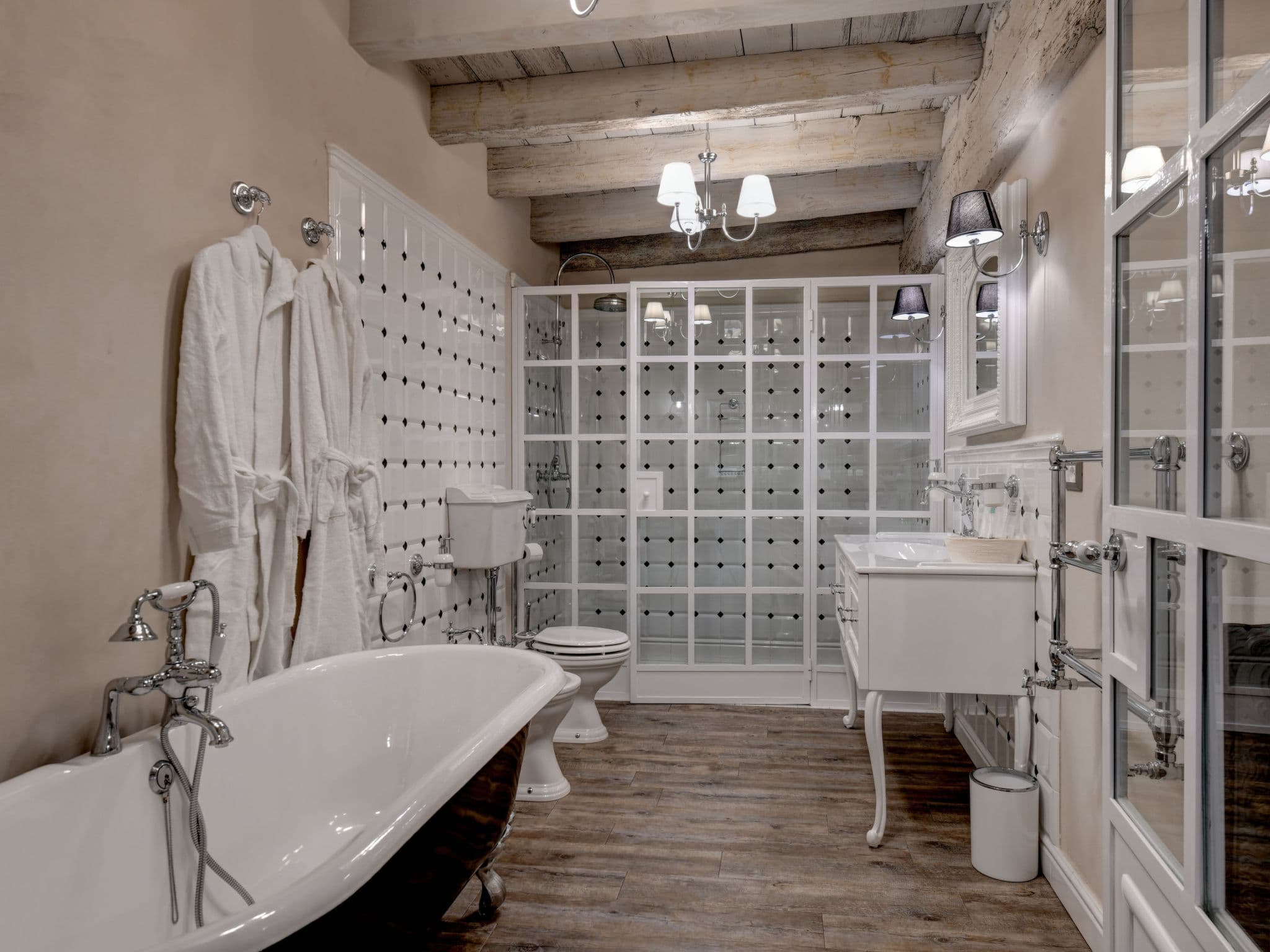 Bathroom / Wellness