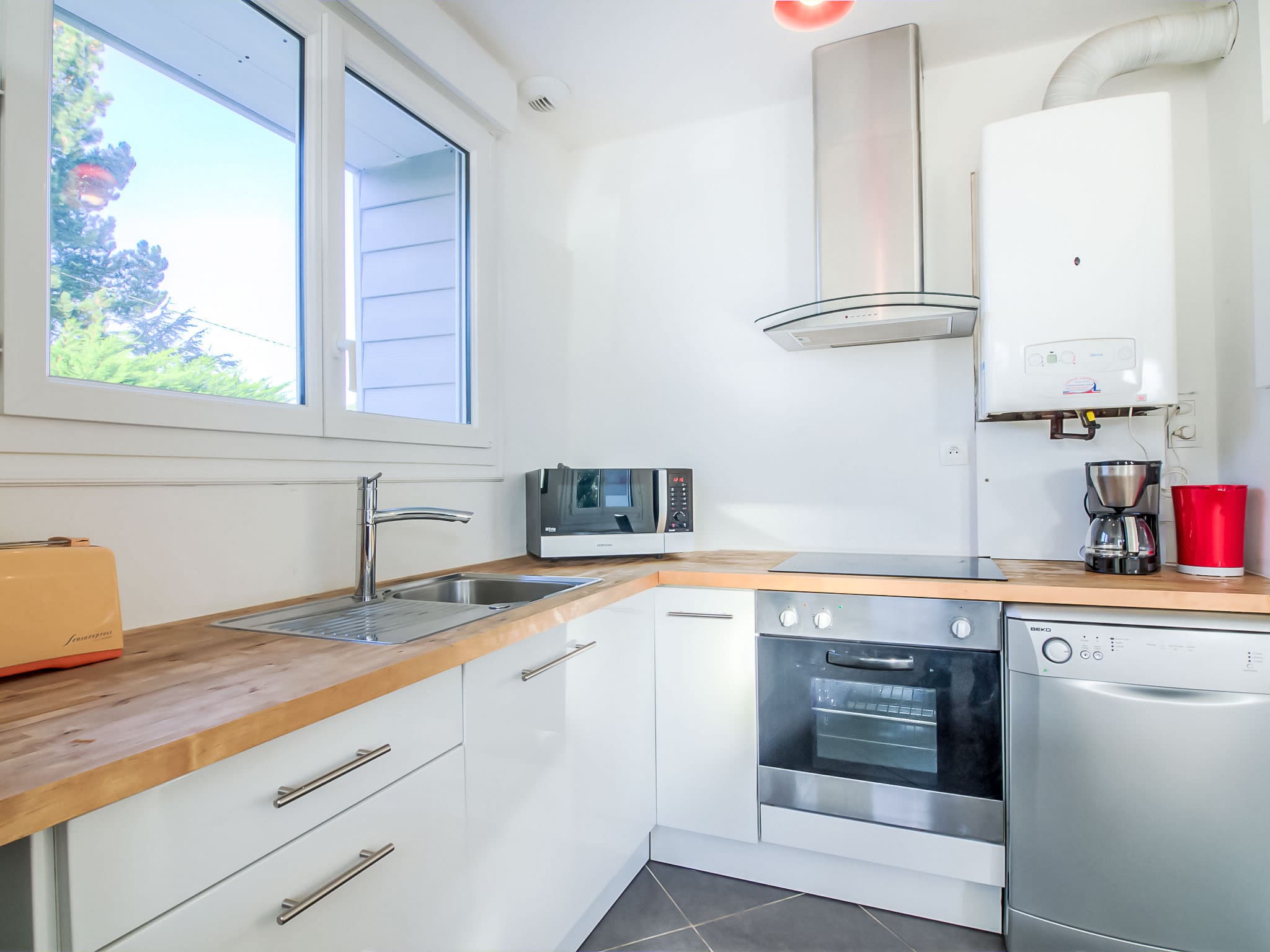 Kitchen / Dining Room