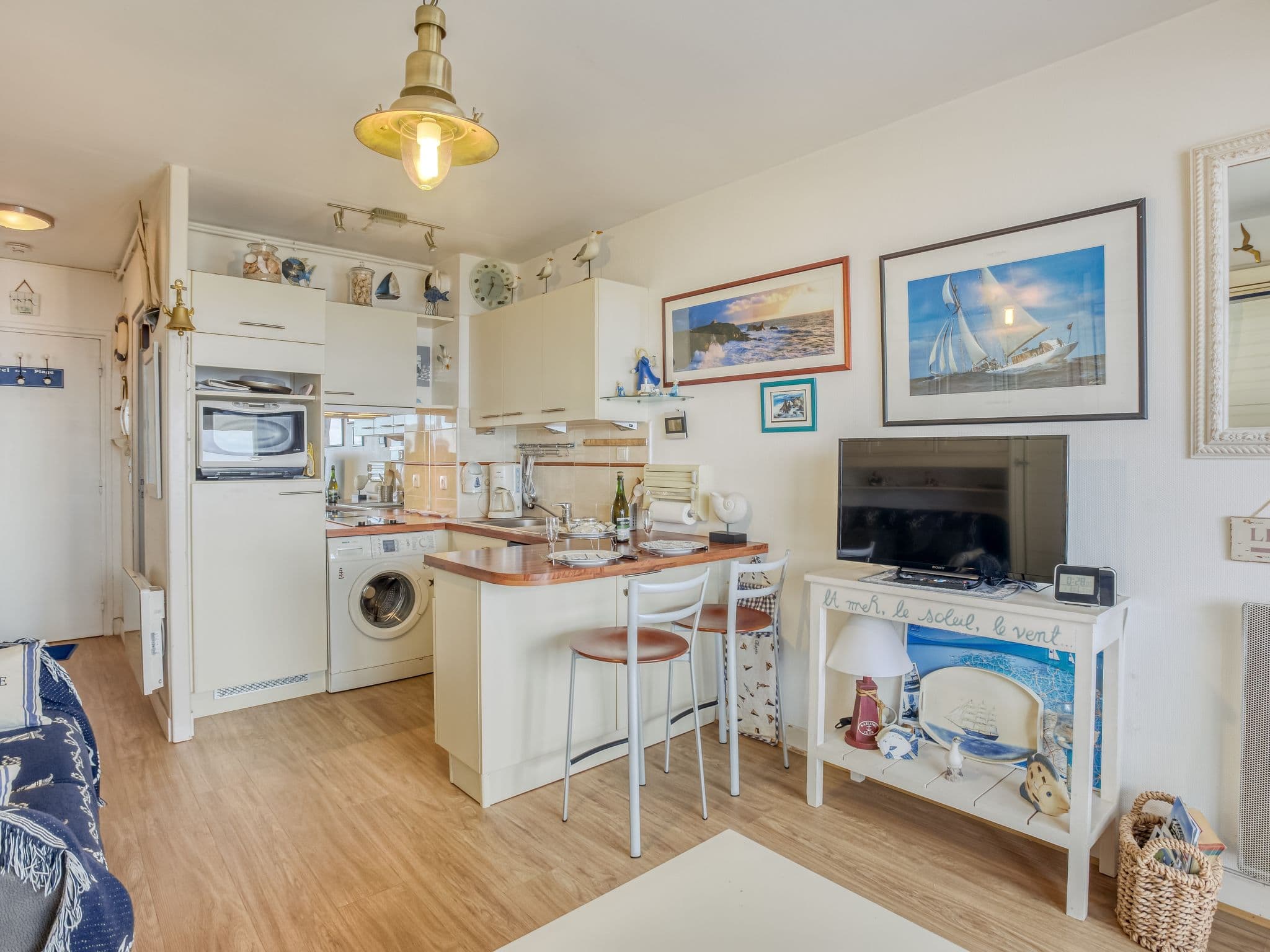 Kitchen / Dining Room