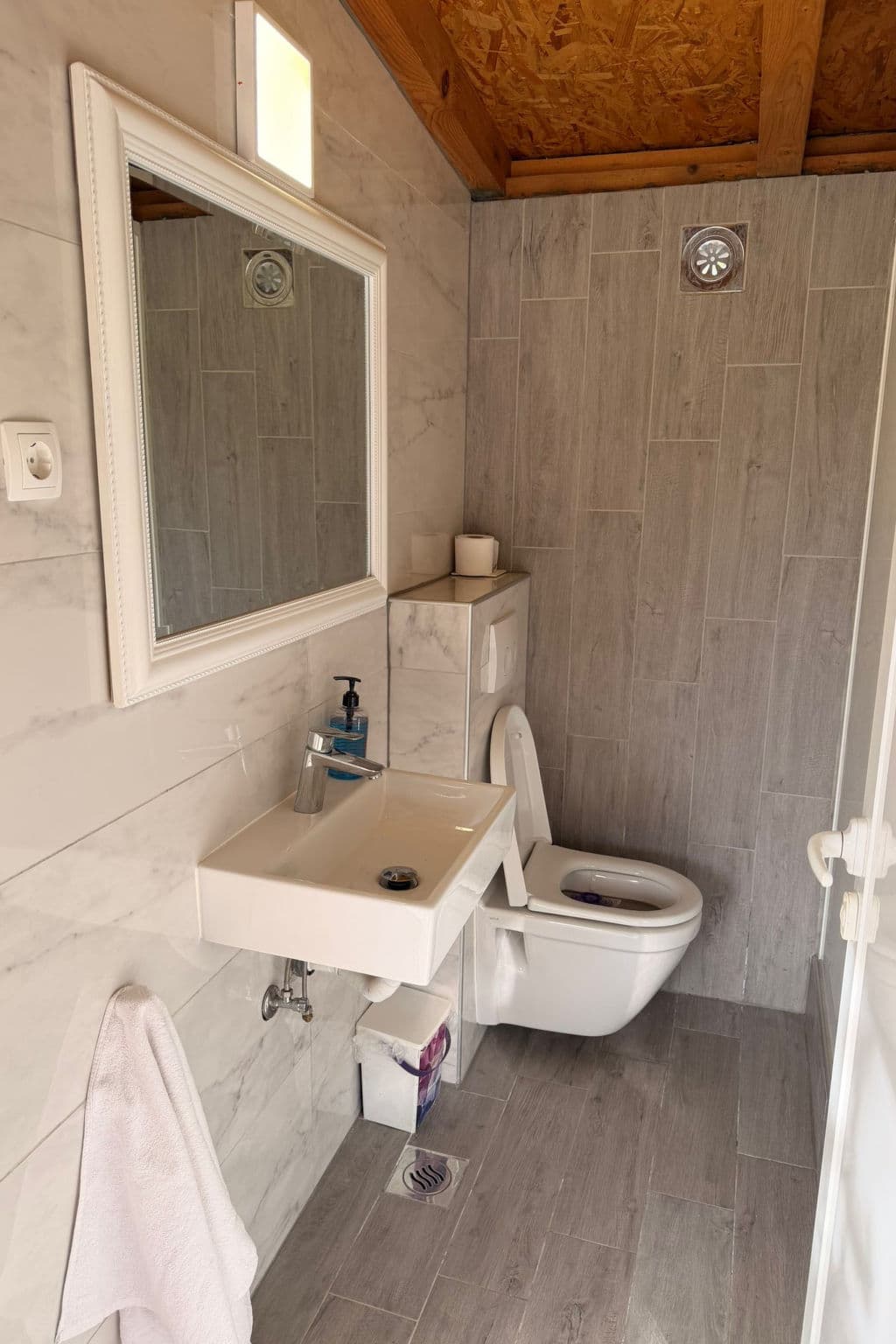 Bathroom / Wellness