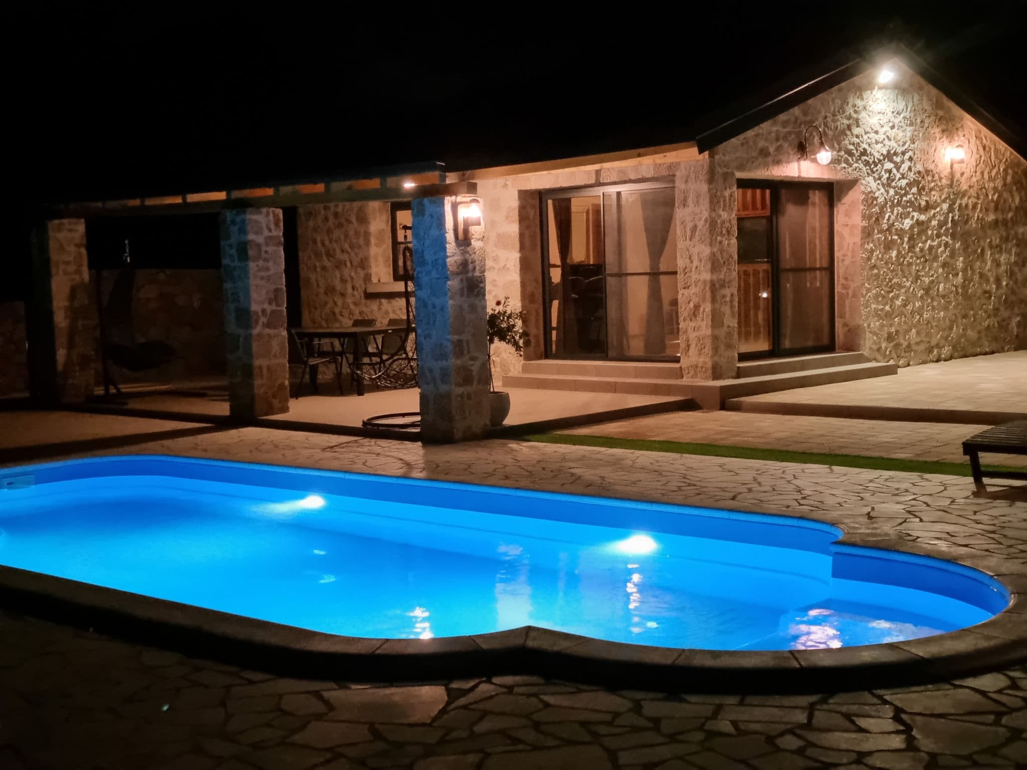 Pool Indoor