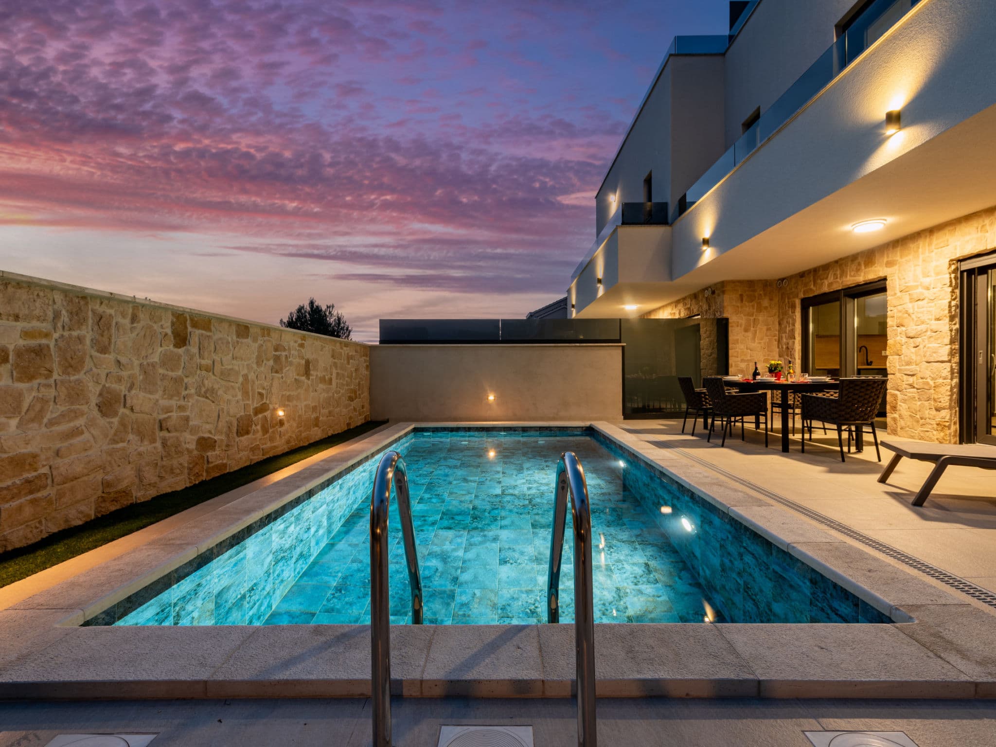 Pool Indoor