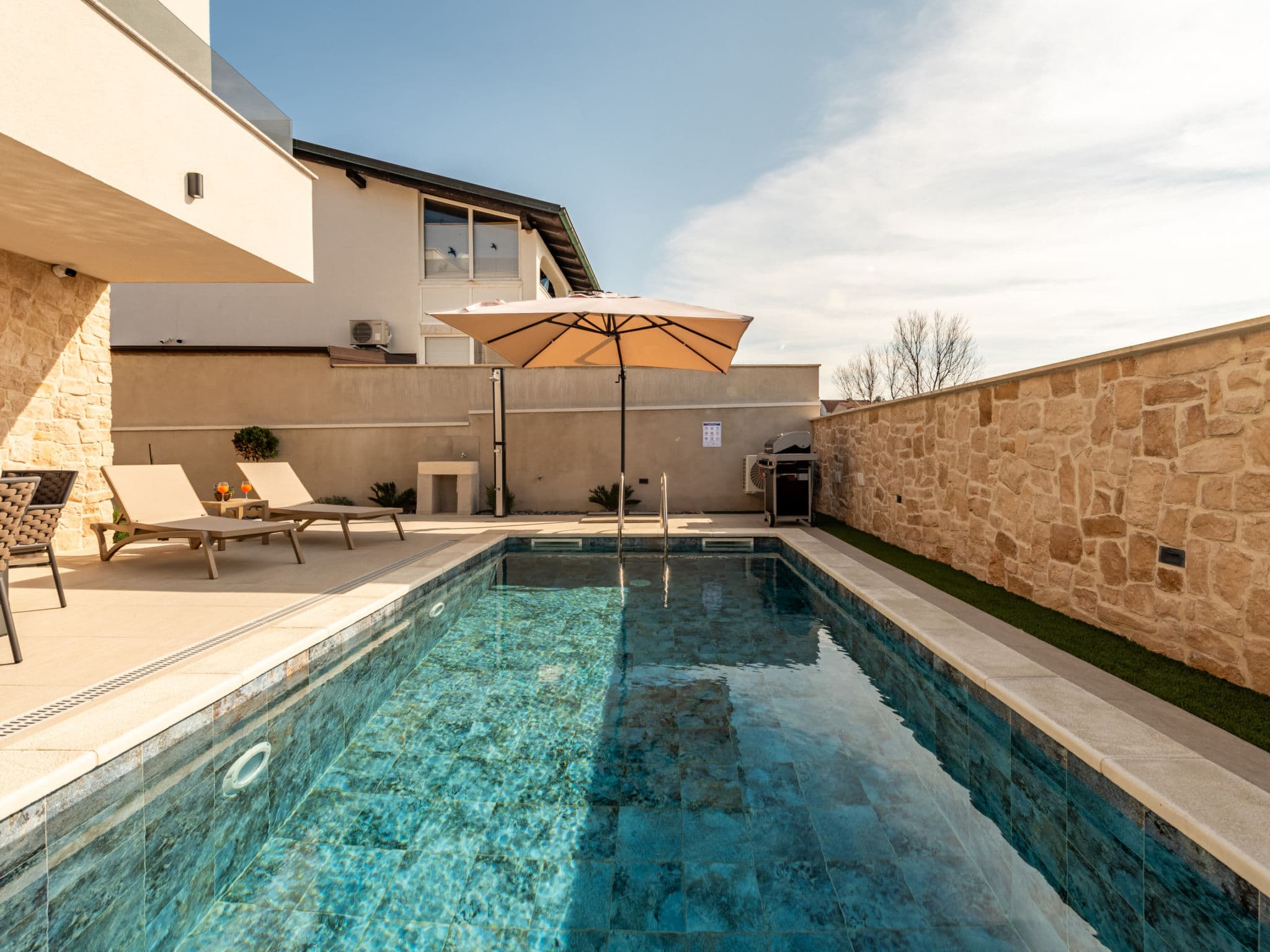 Pool Indoor