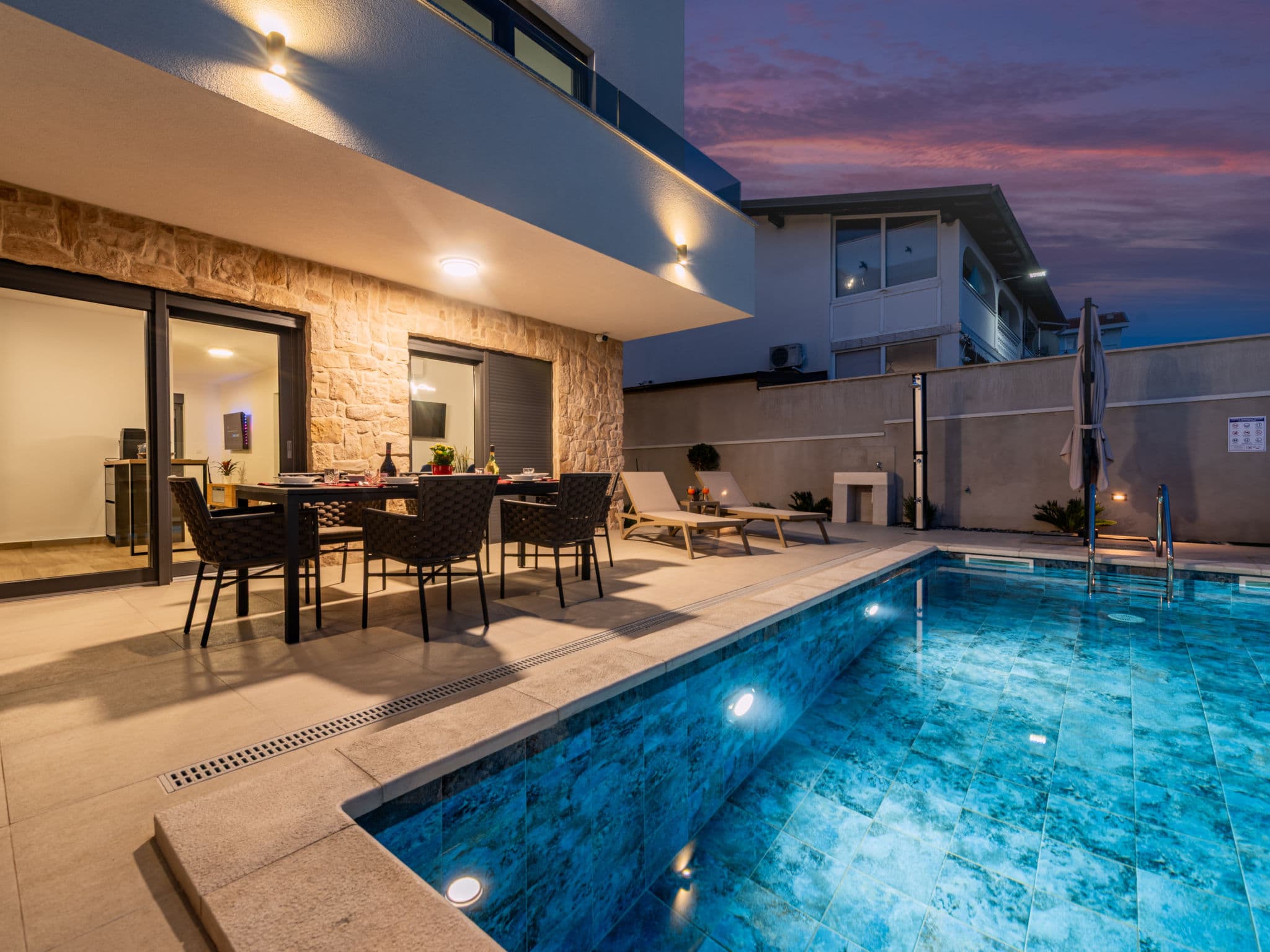 Pool Indoor