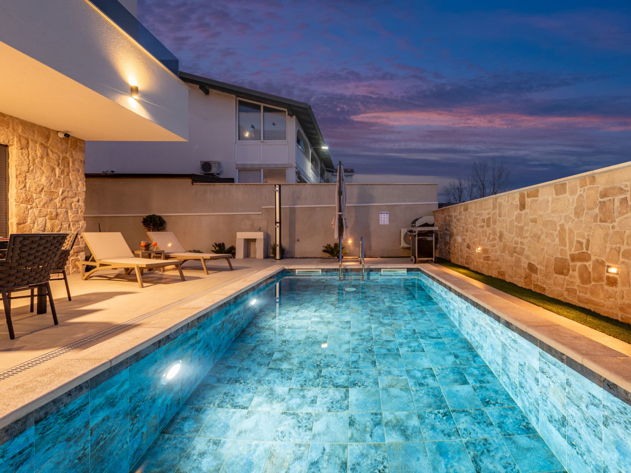 Pool Indoor