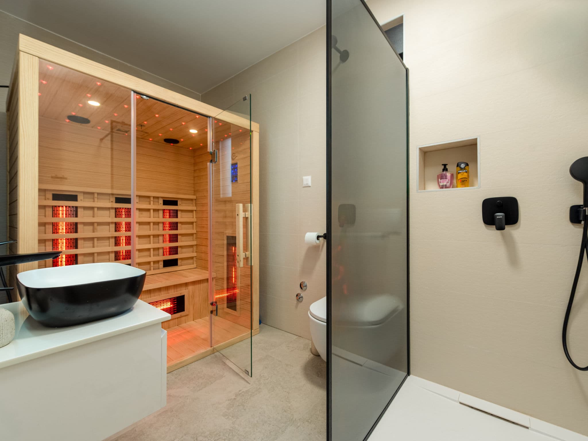 Bathroom / Wellness