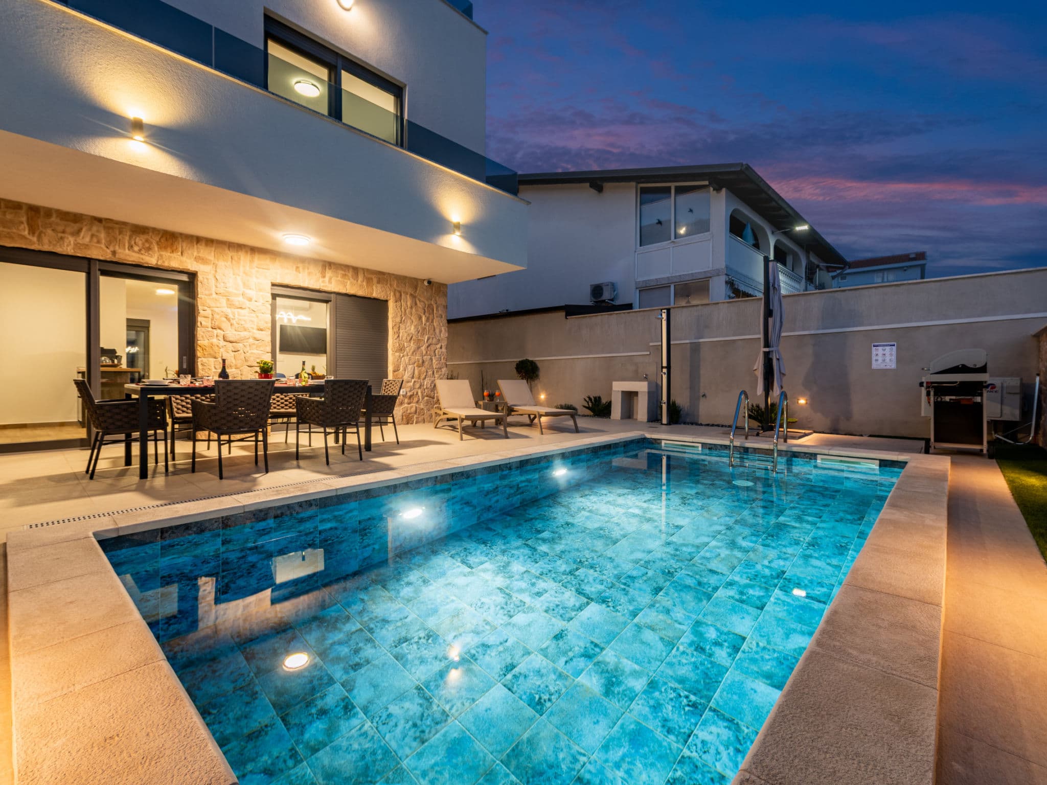 Pool Indoor