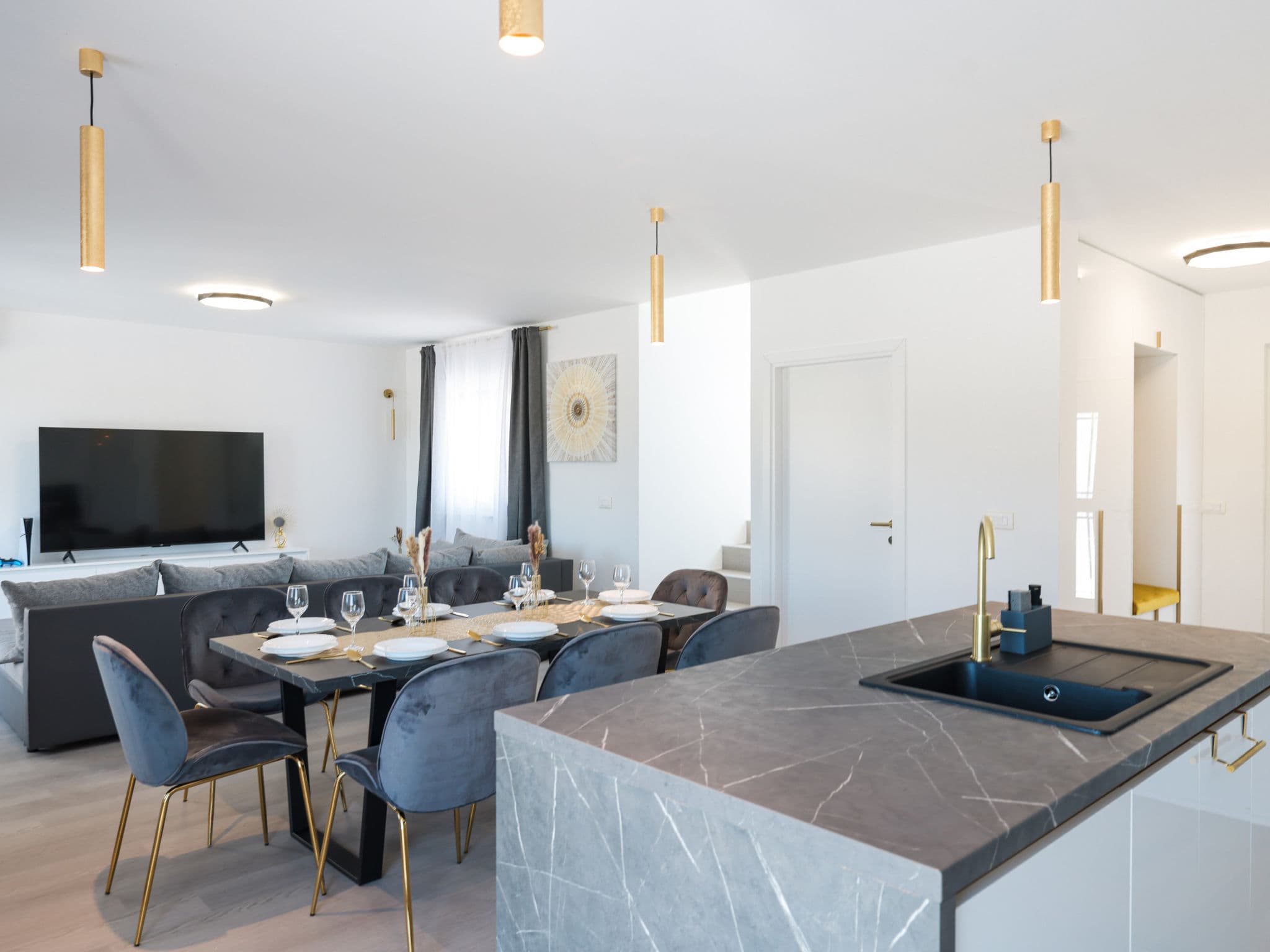 Kitchen / Dining Room