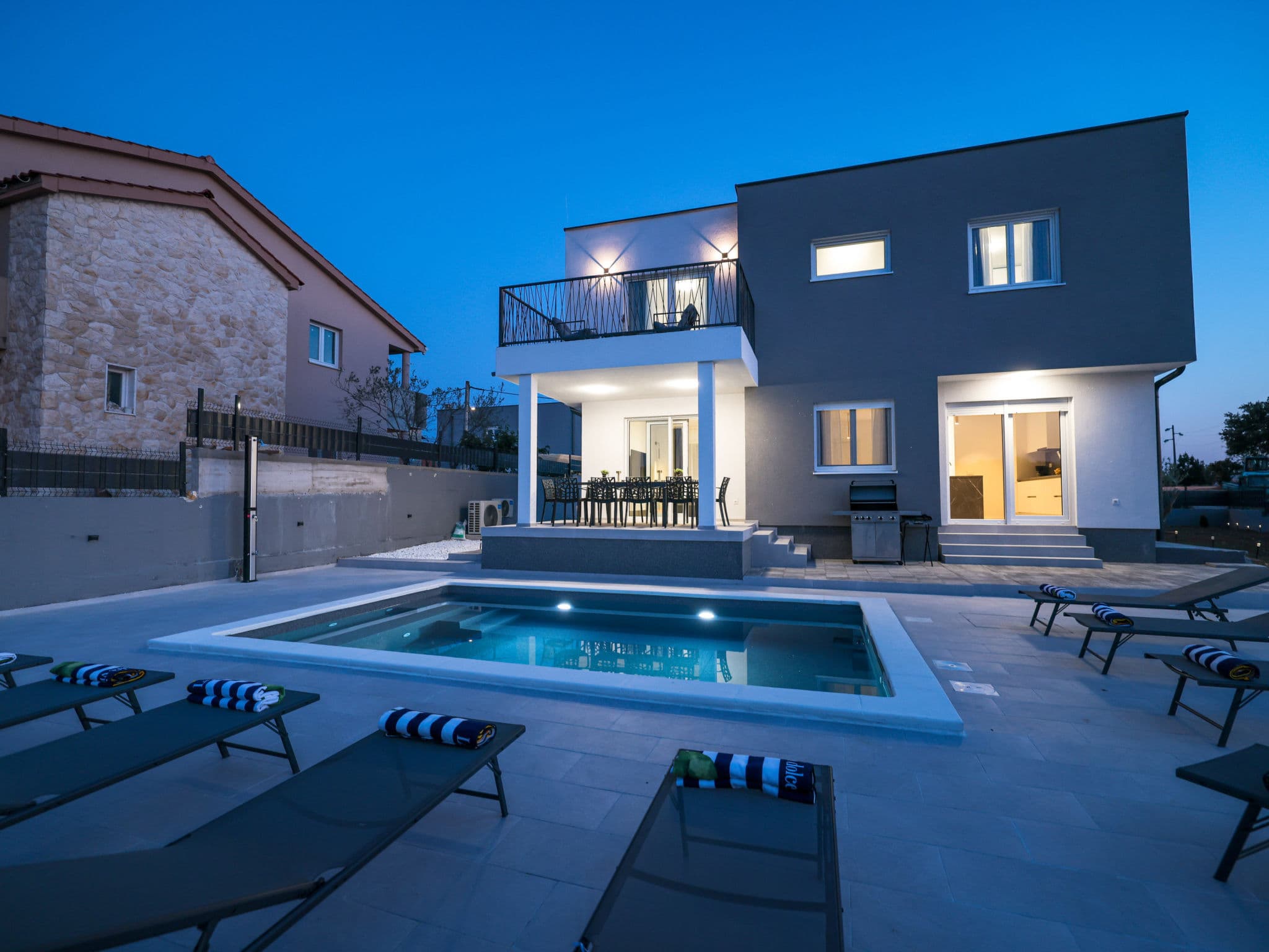 Pool Indoor