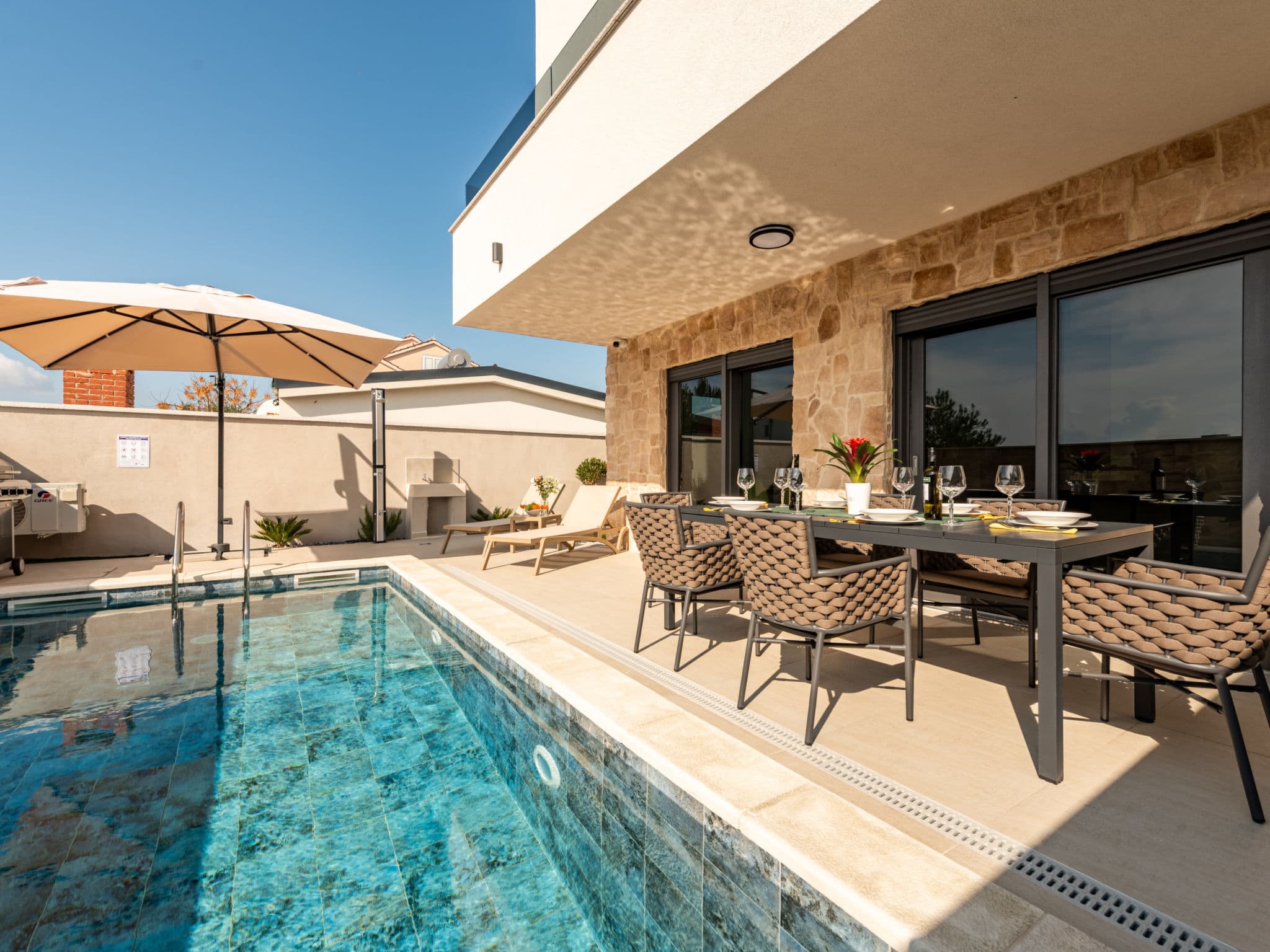 Pool Indoor