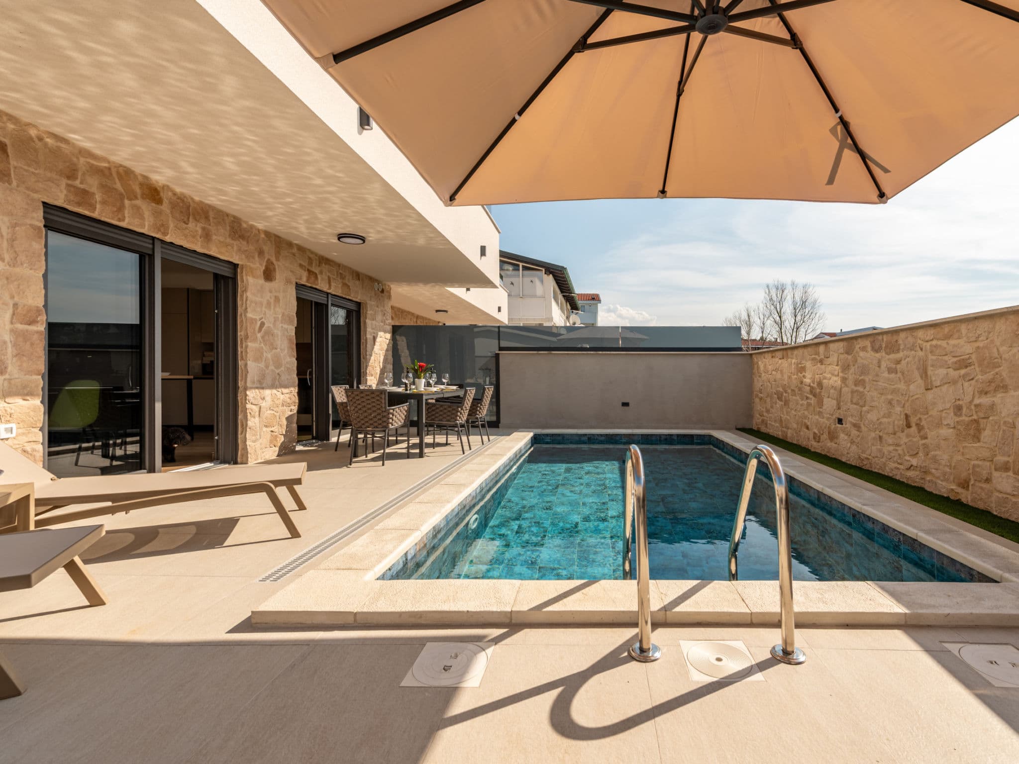 Pool Indoor