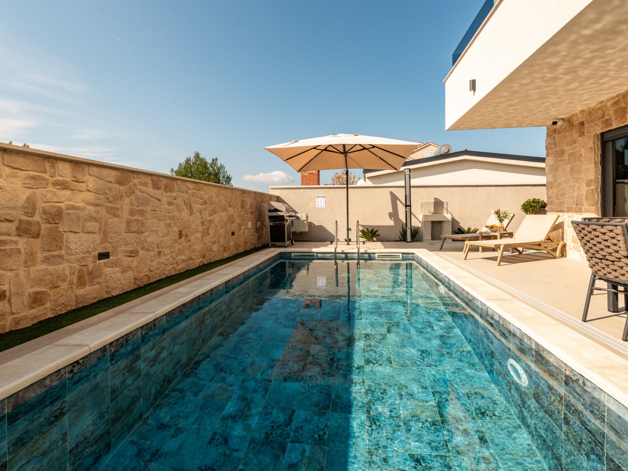 Pool Indoor