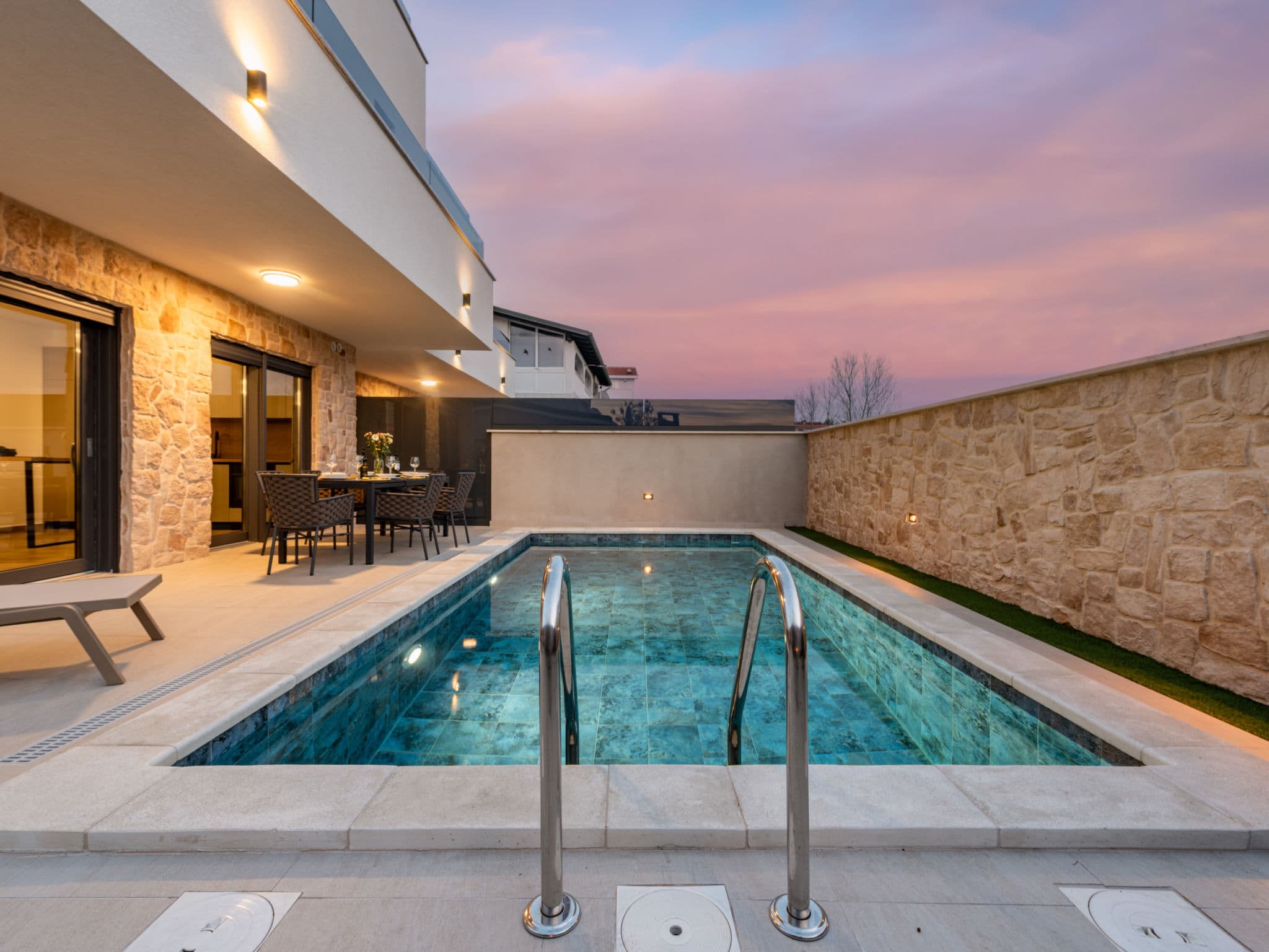 Pool Indoor