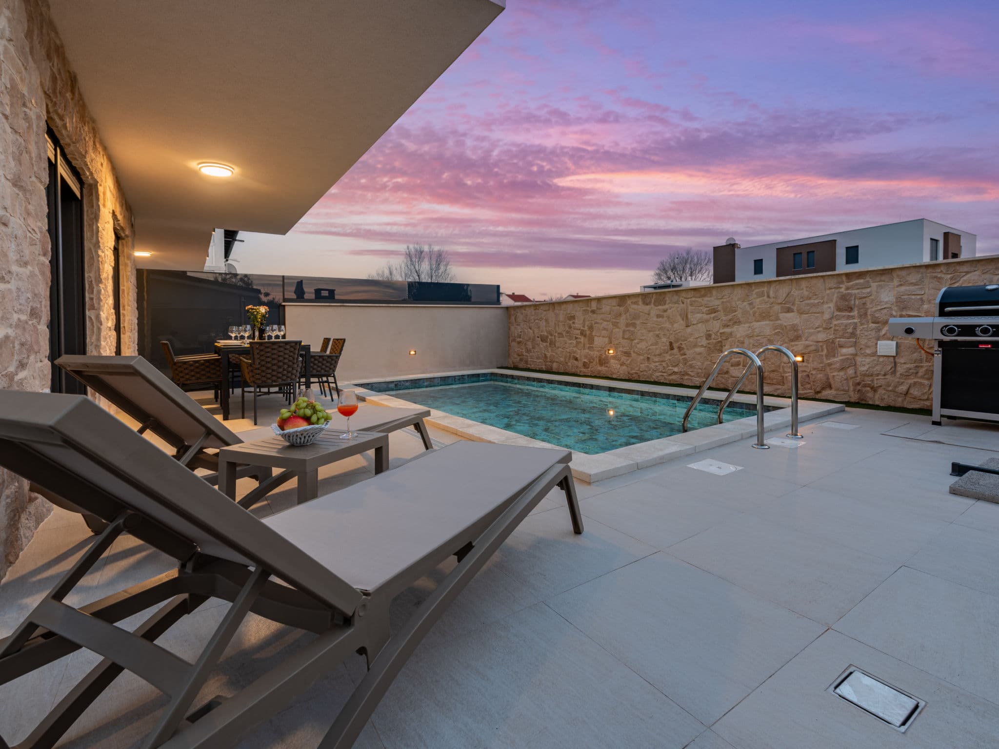 Pool Indoor