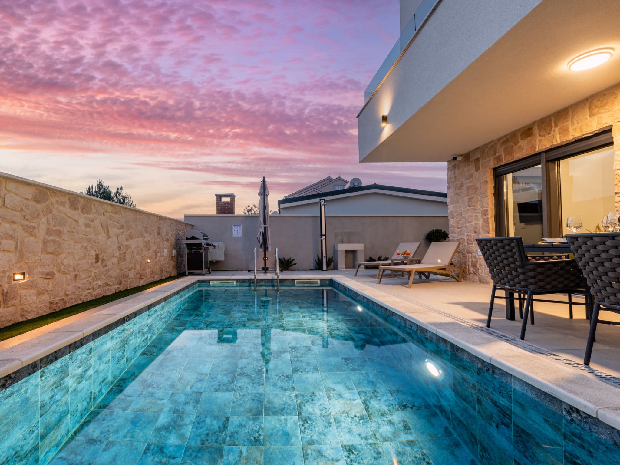 Pool Indoor