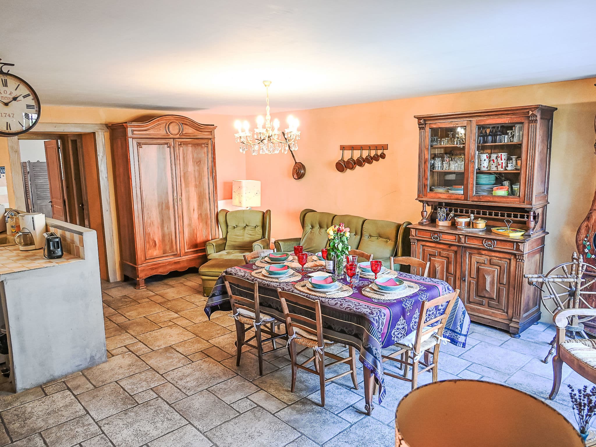 Kitchen / Dining Room