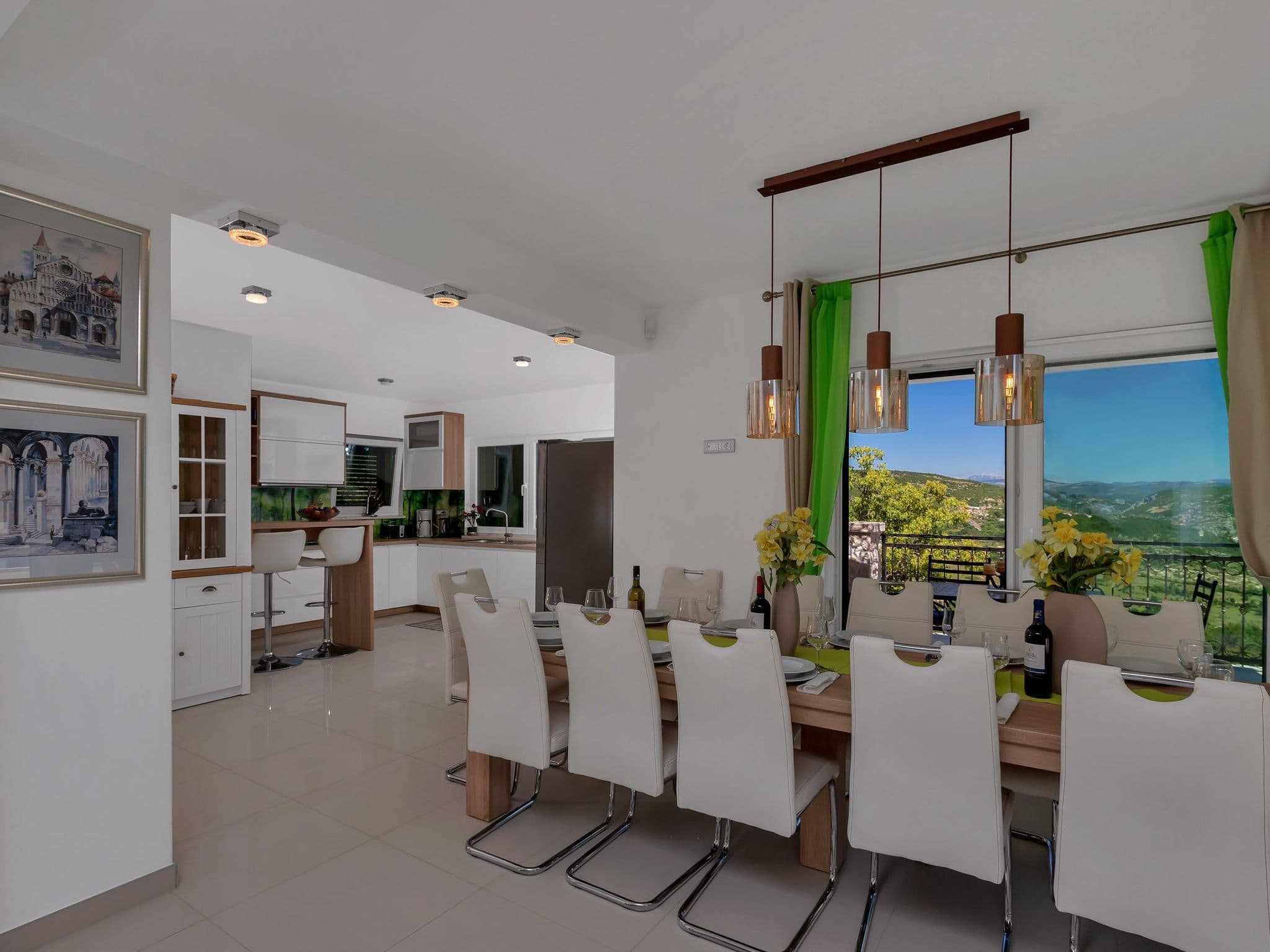Kitchen / Dining Room