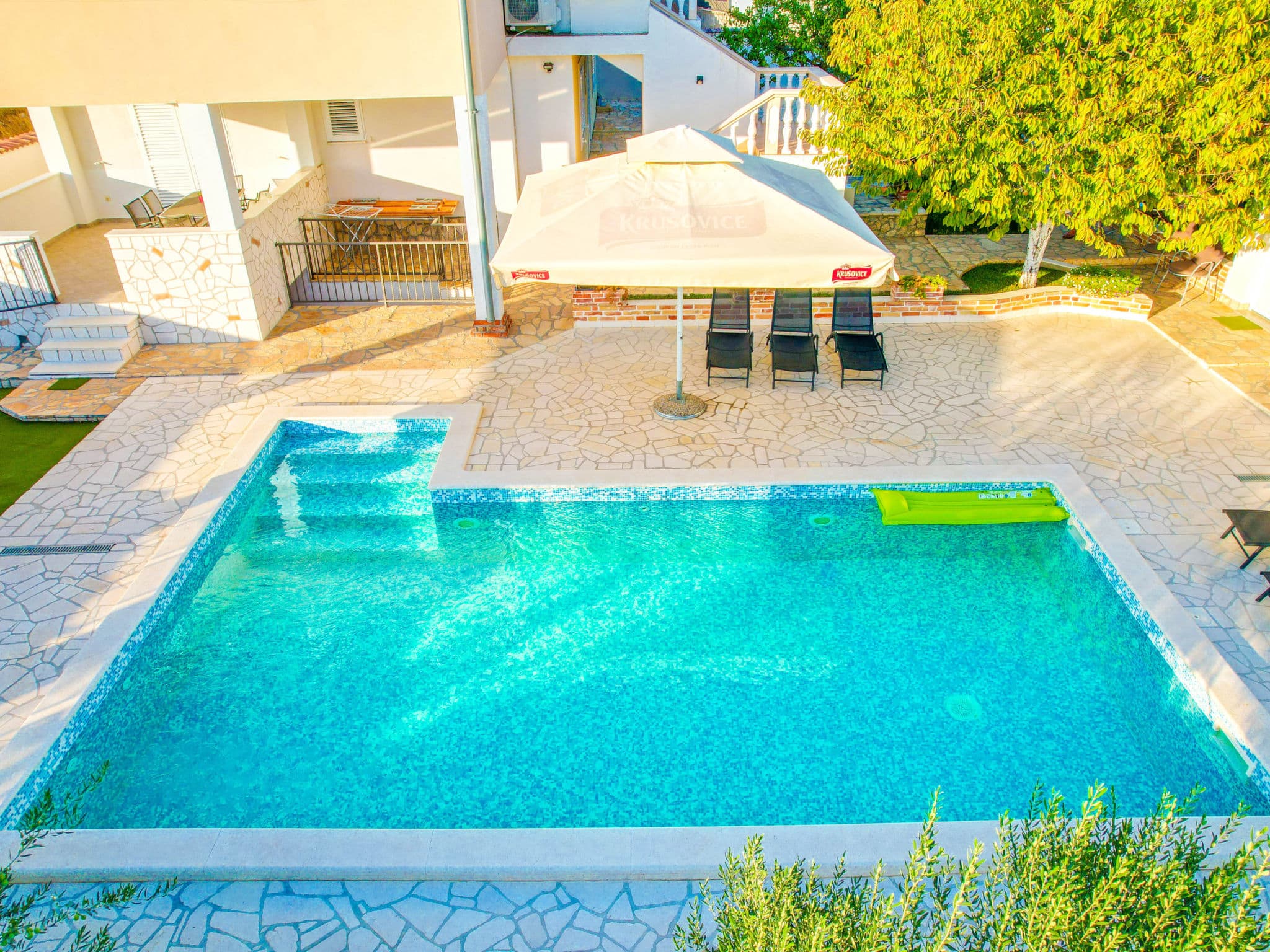 Pool Indoor