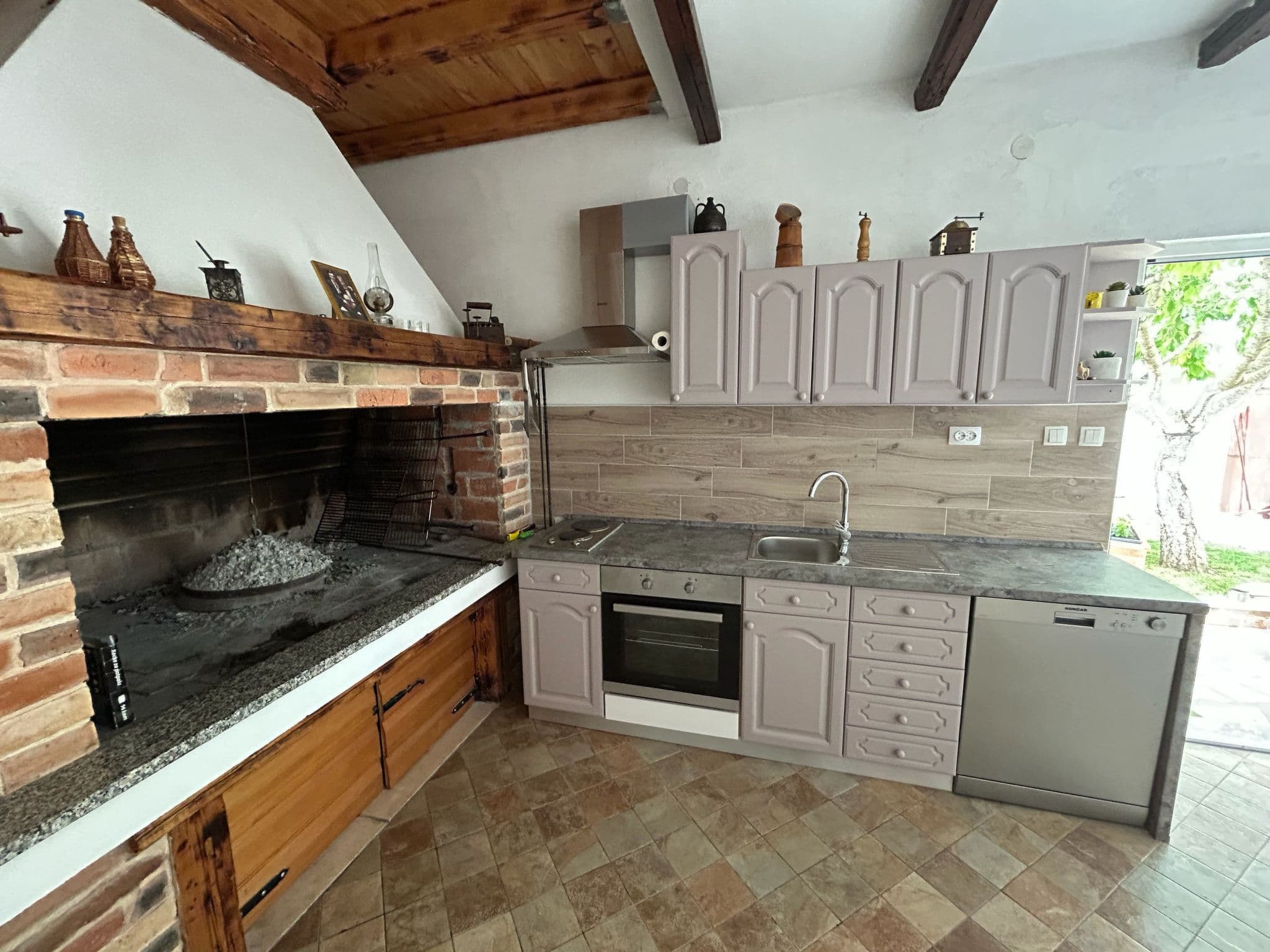 Kitchen / Dining Room