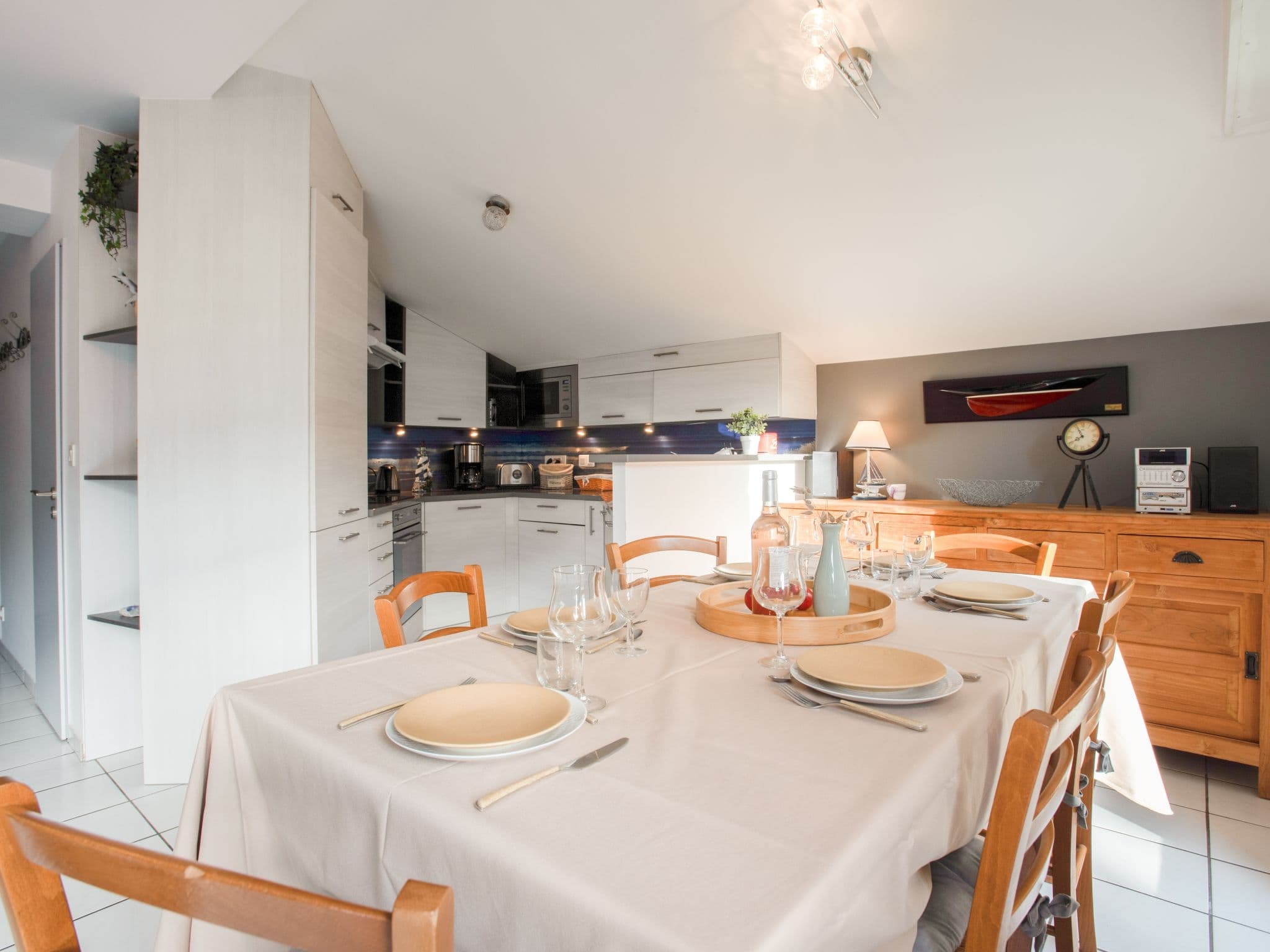 Kitchen / Dining Room