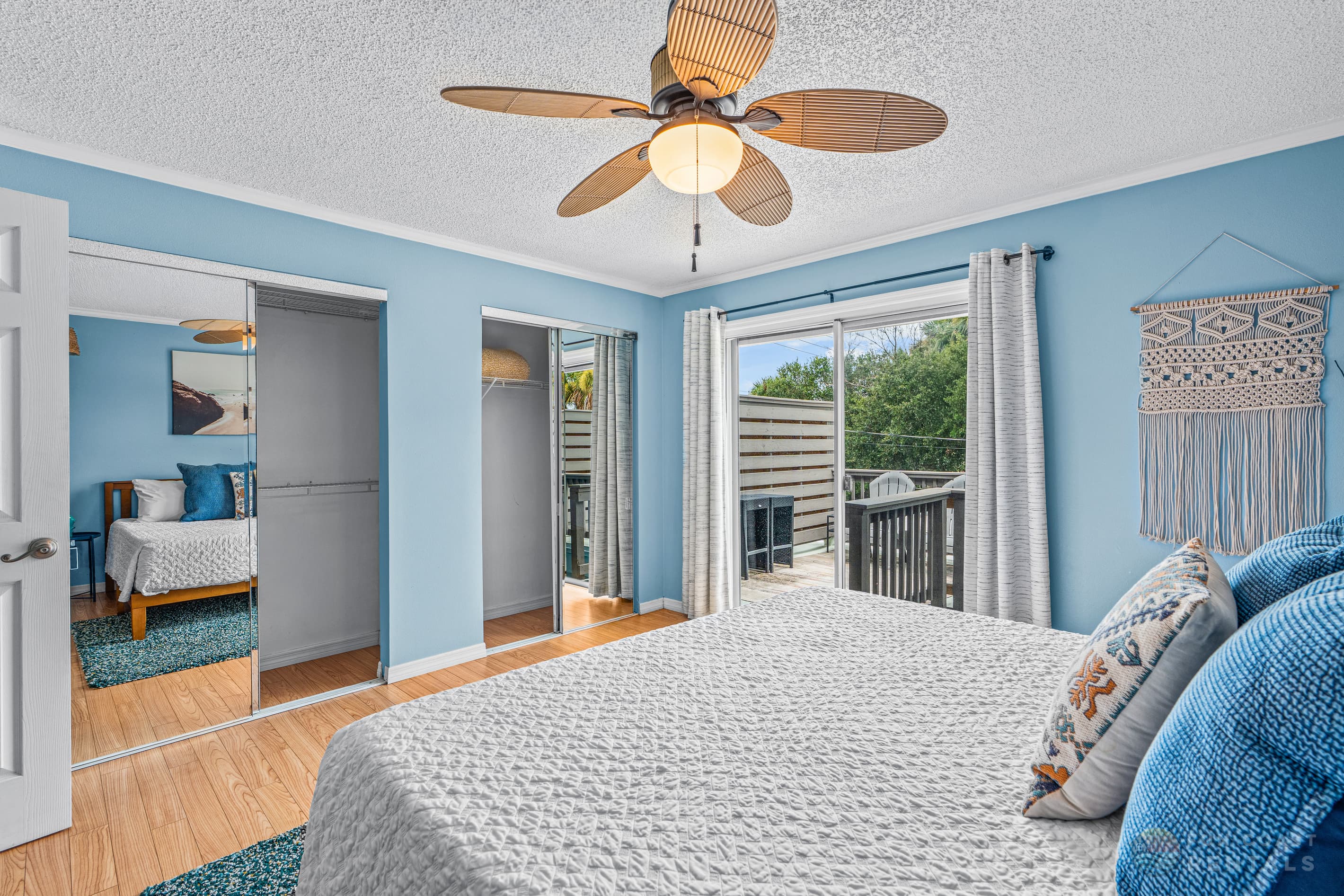 King Master Bedroom with Sun Deck Access