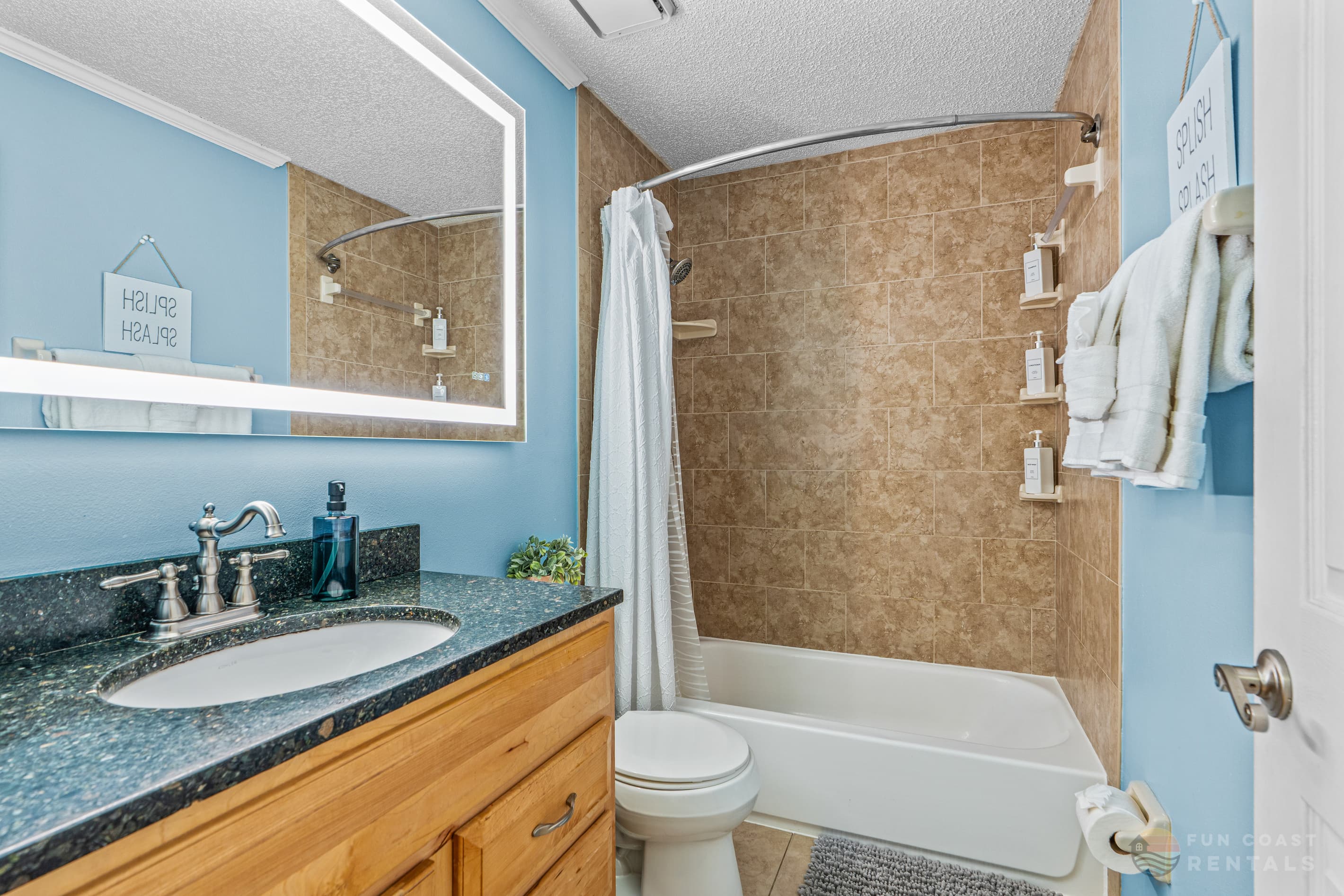 Full Bathroom (Upstairs)