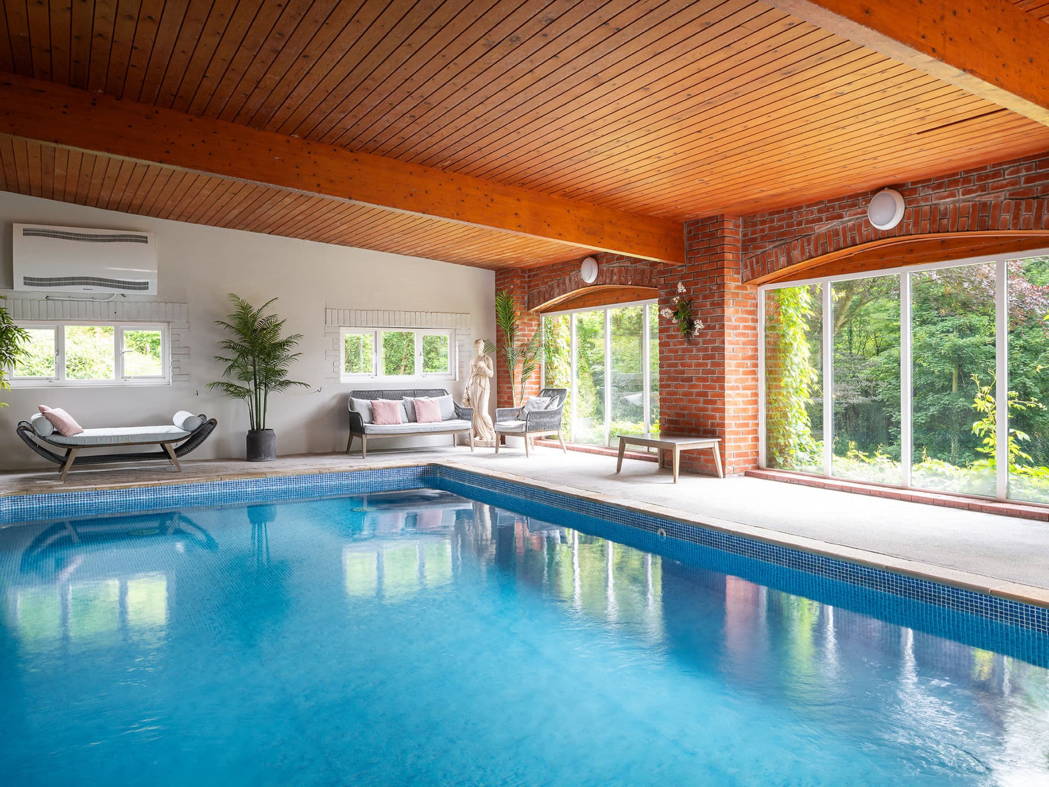 Pool Indoor