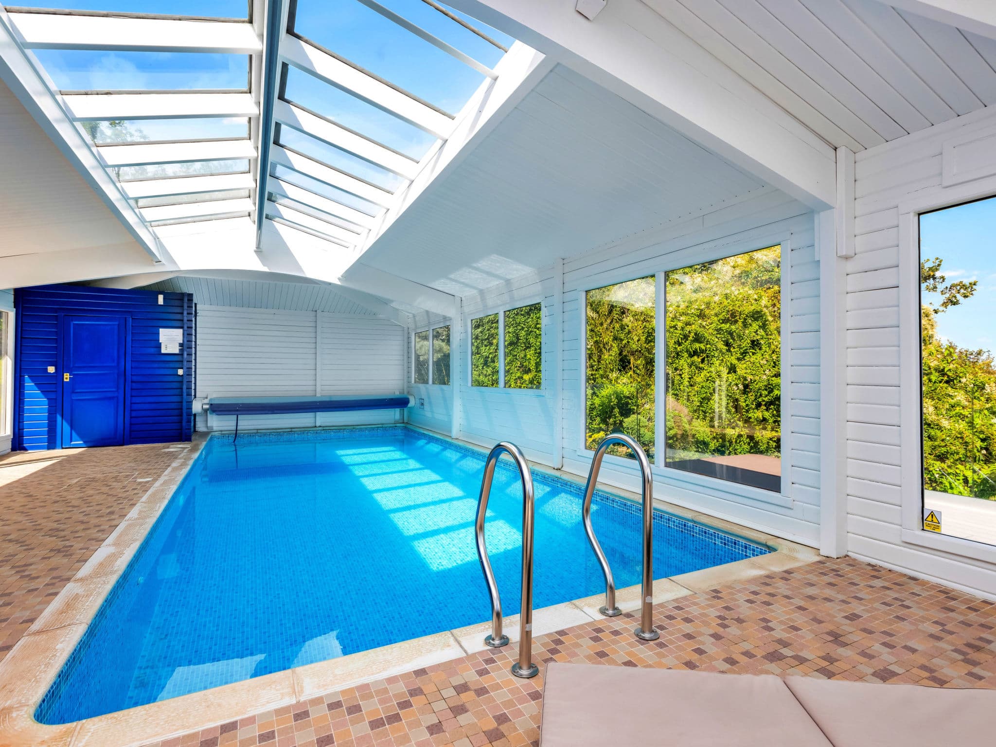 Pool Indoor