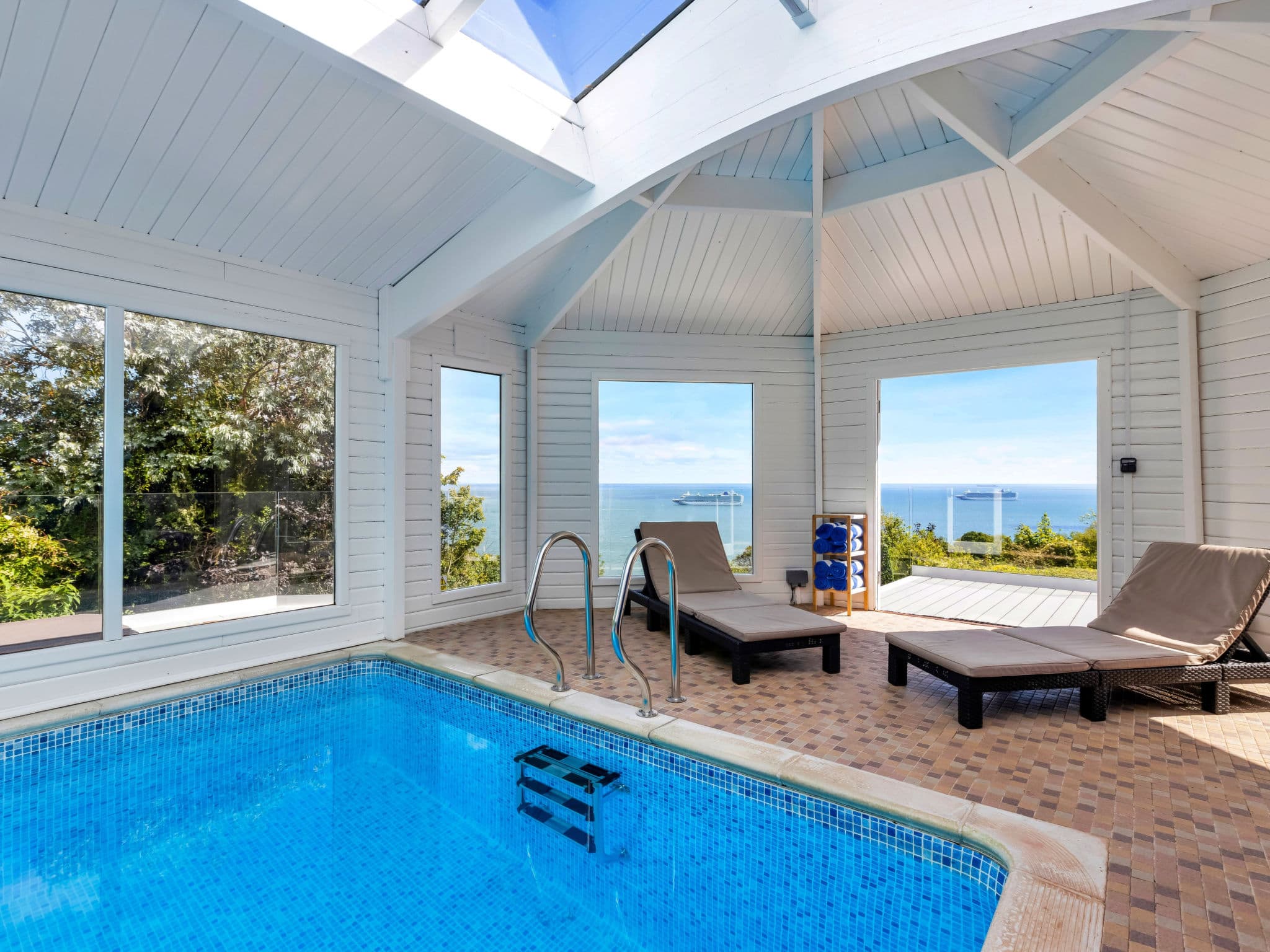 Pool Indoor