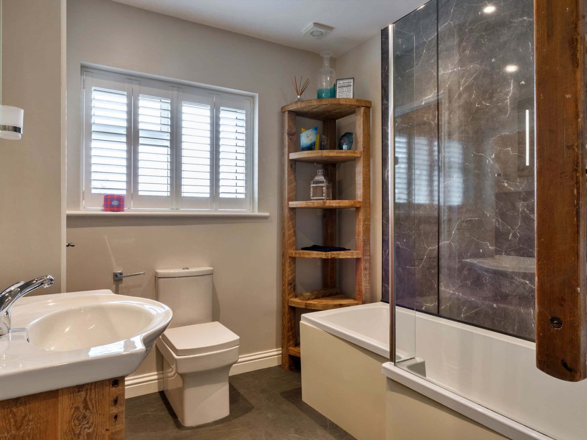 Bathroom / Wellness
