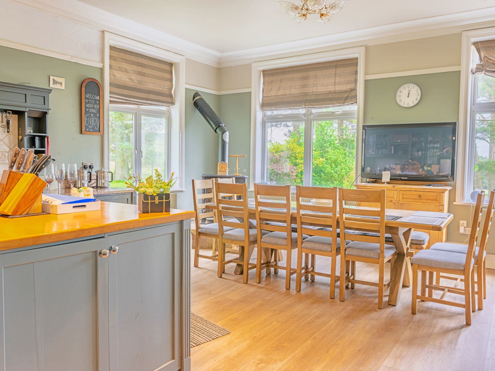 Kitchen / Dining Room