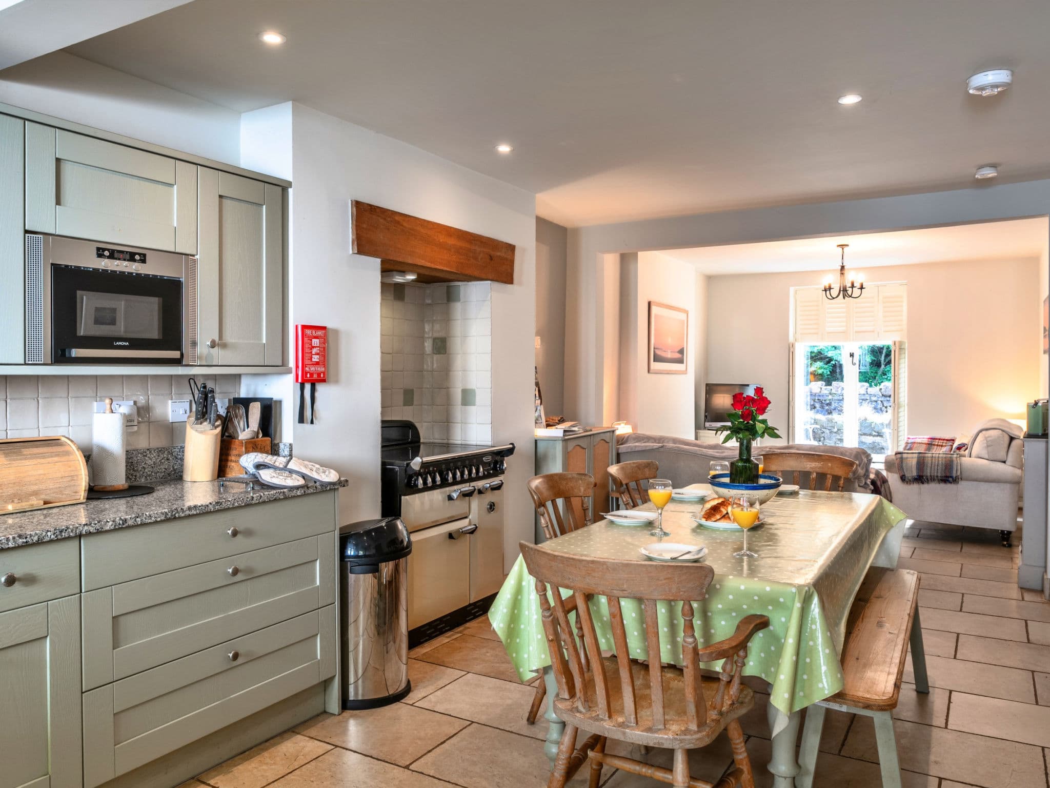 Kitchen / Dining Room