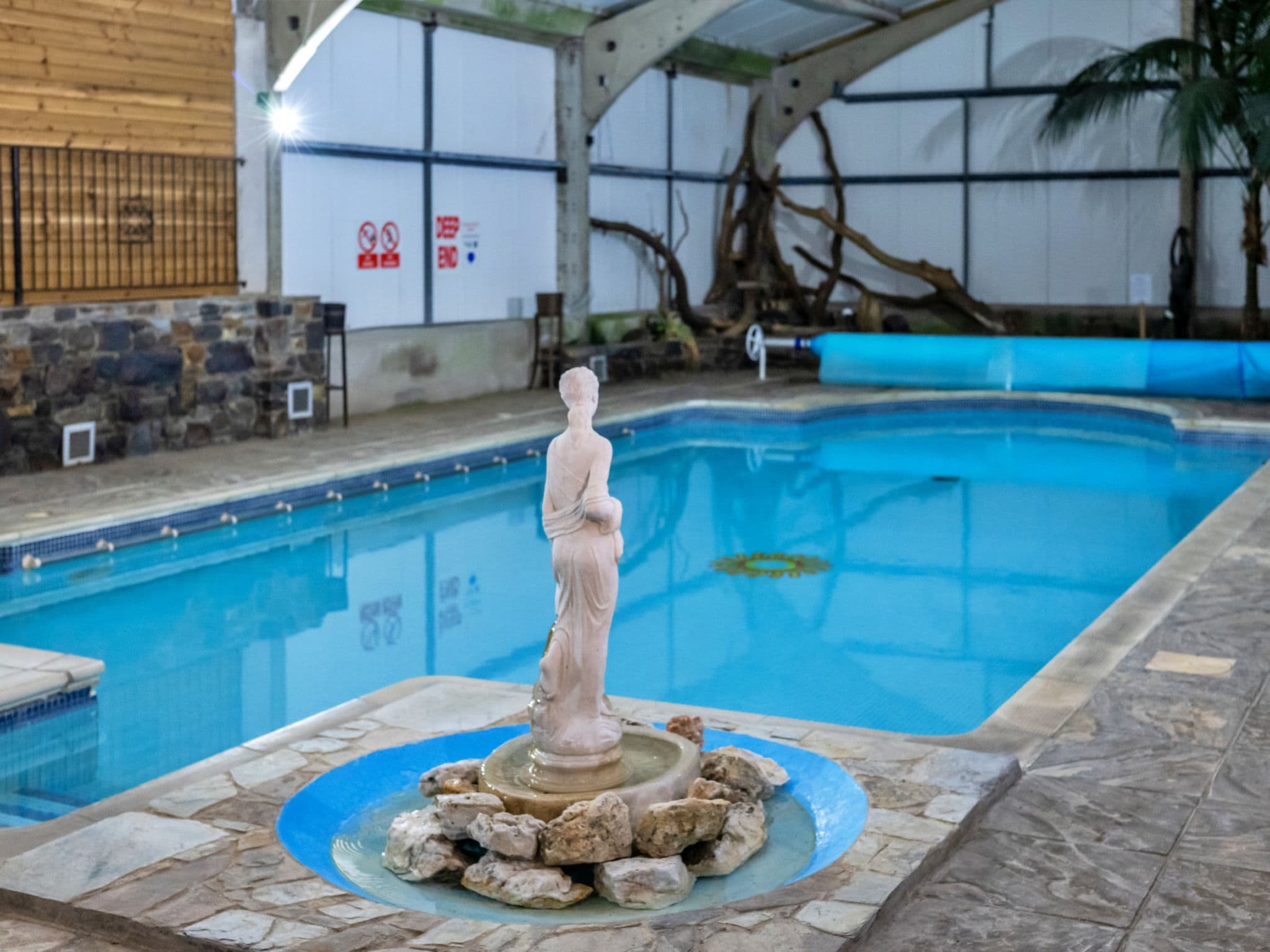 Pool Indoor