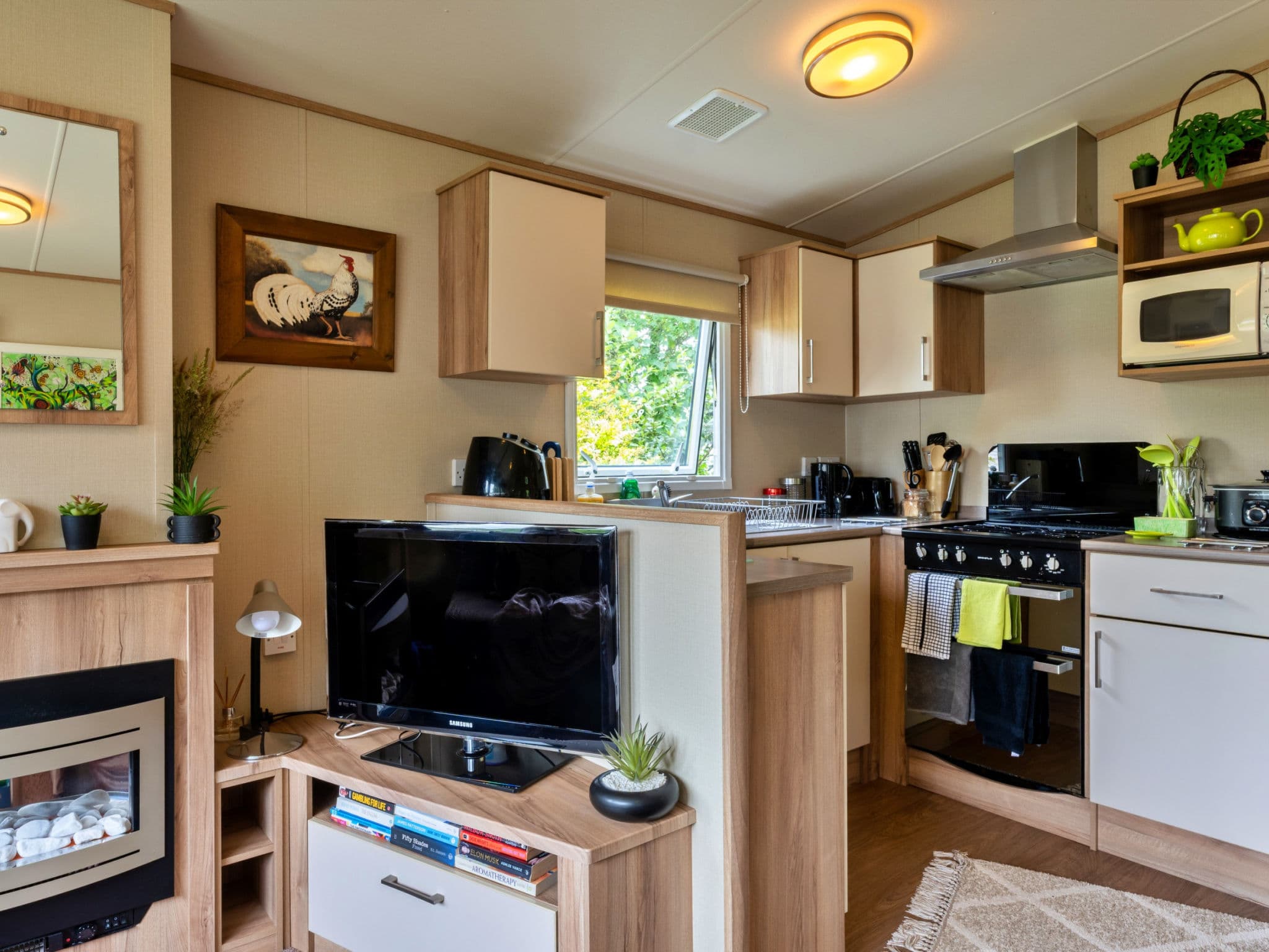 Kitchen / Dining Room