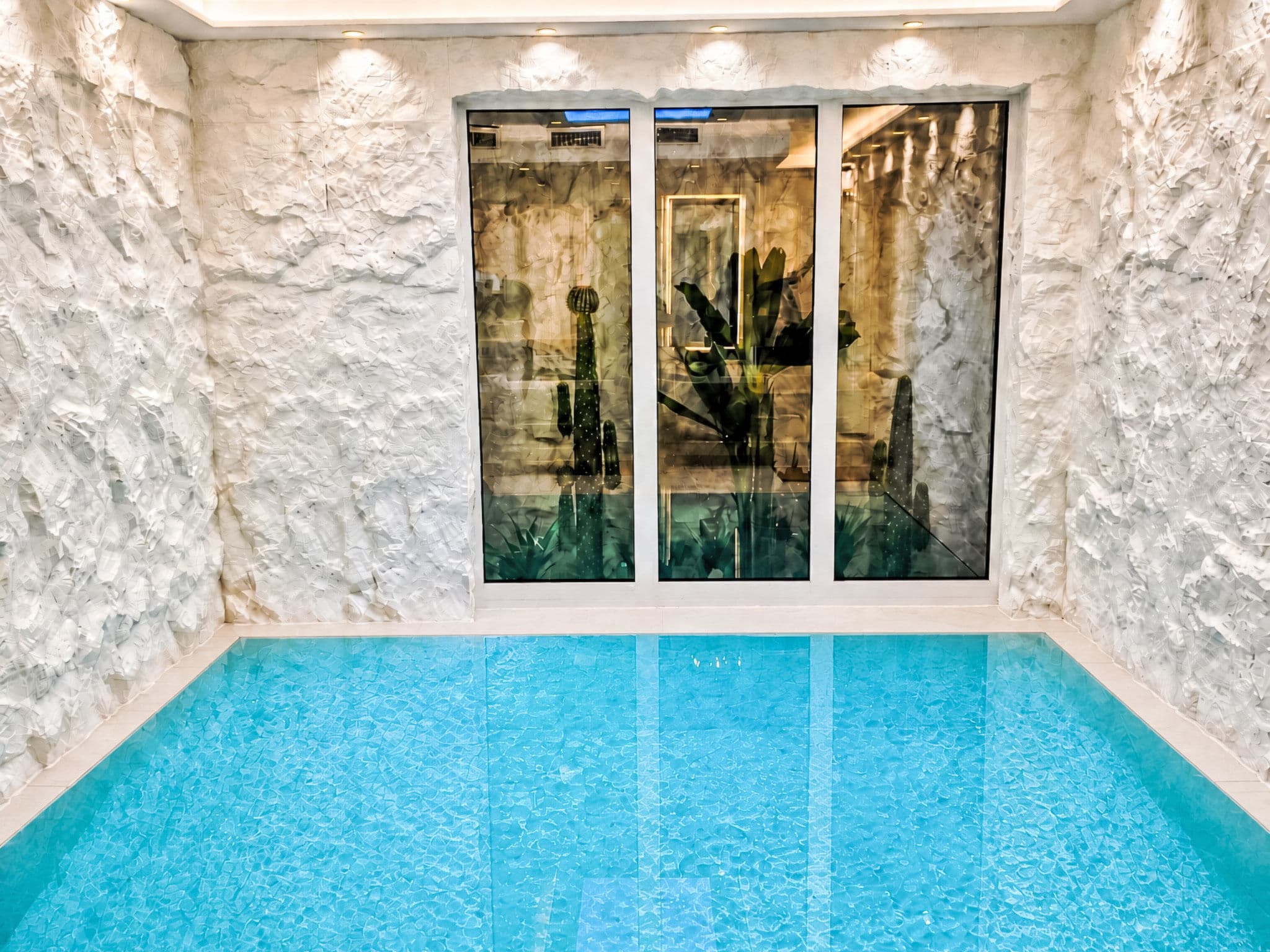 Pool Indoor