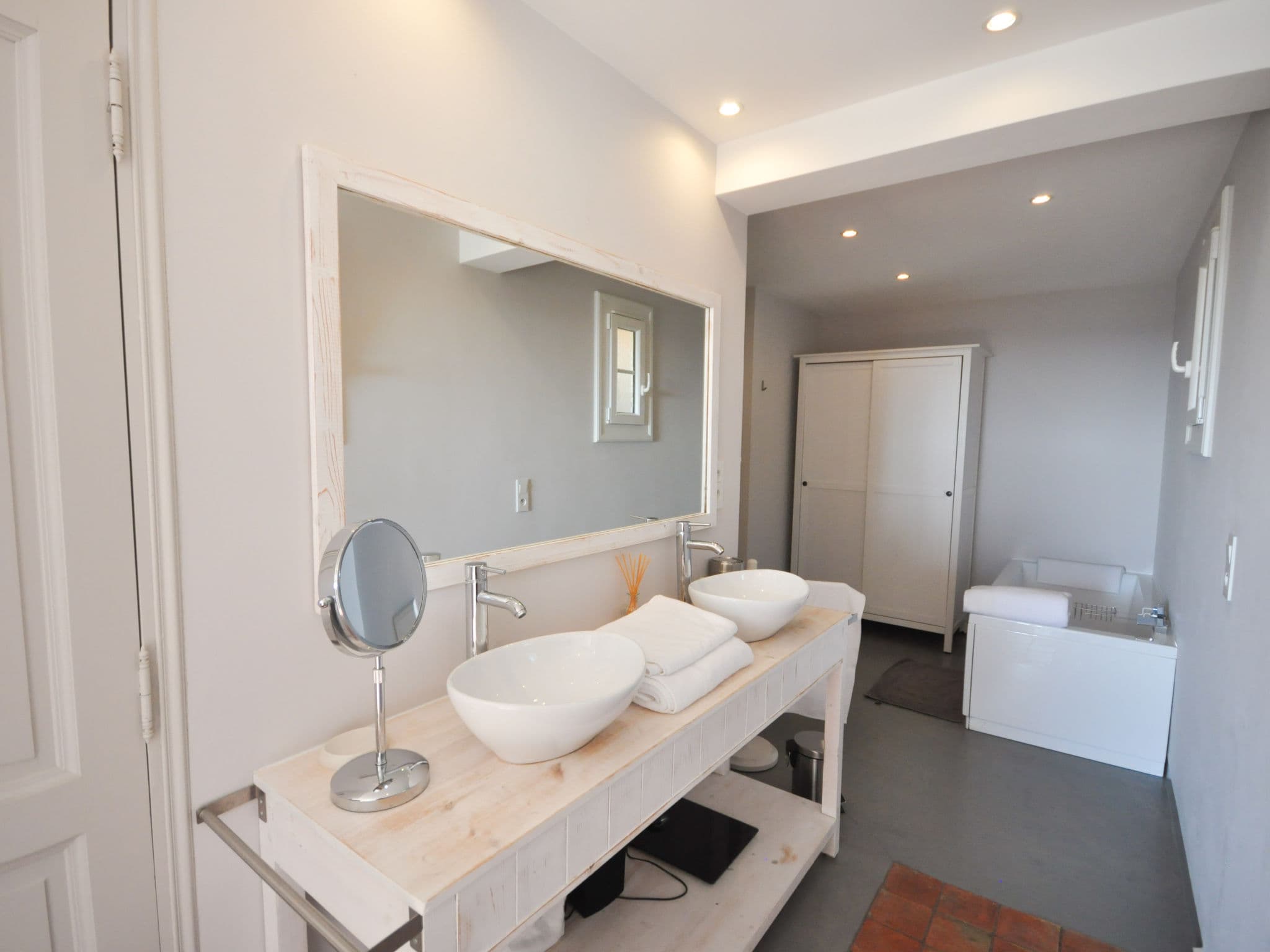 Bathroom / Wellness