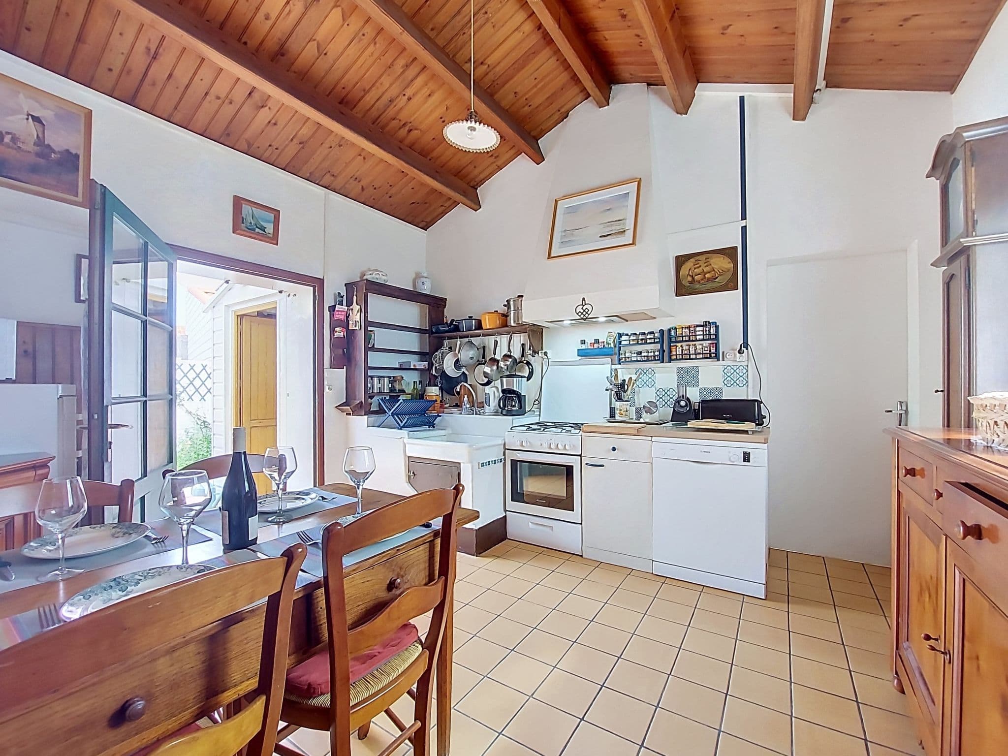 Kitchen / Dining Room
