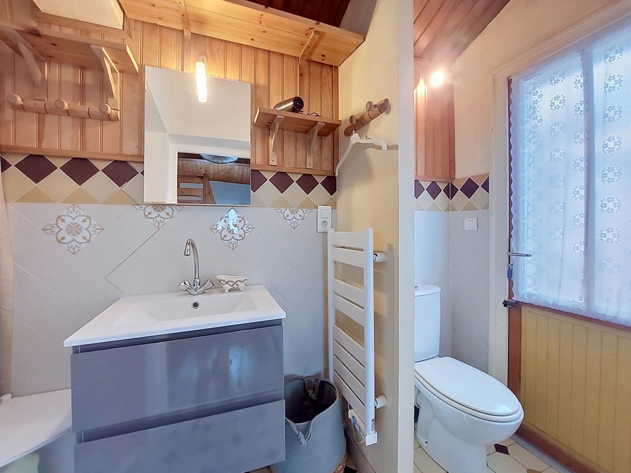 Bathroom / Wellness