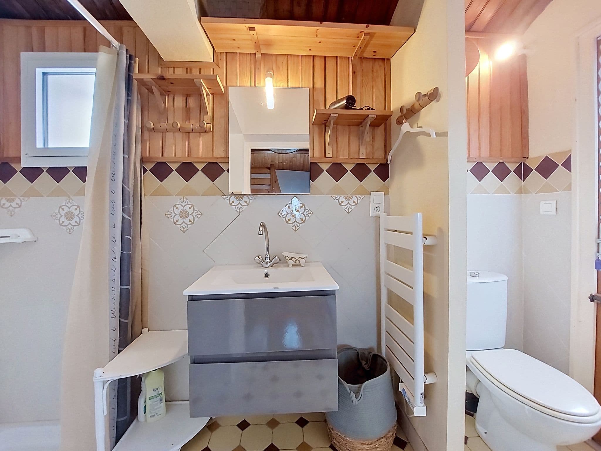 Bathroom / Wellness