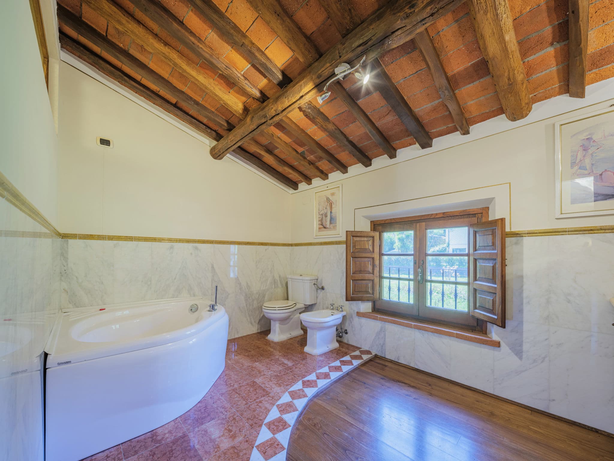 Bathroom / Wellness