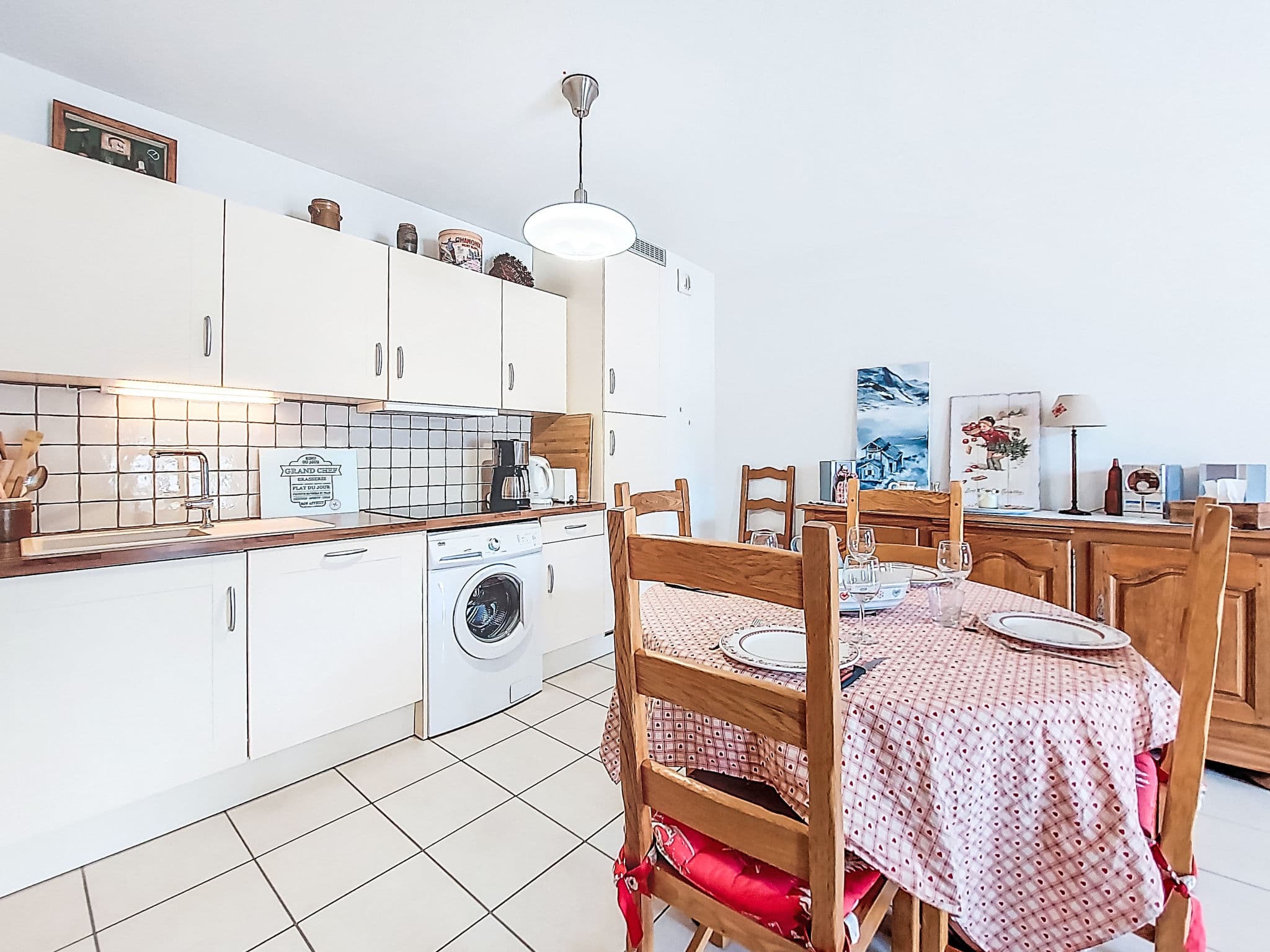 Kitchen / Dining Room