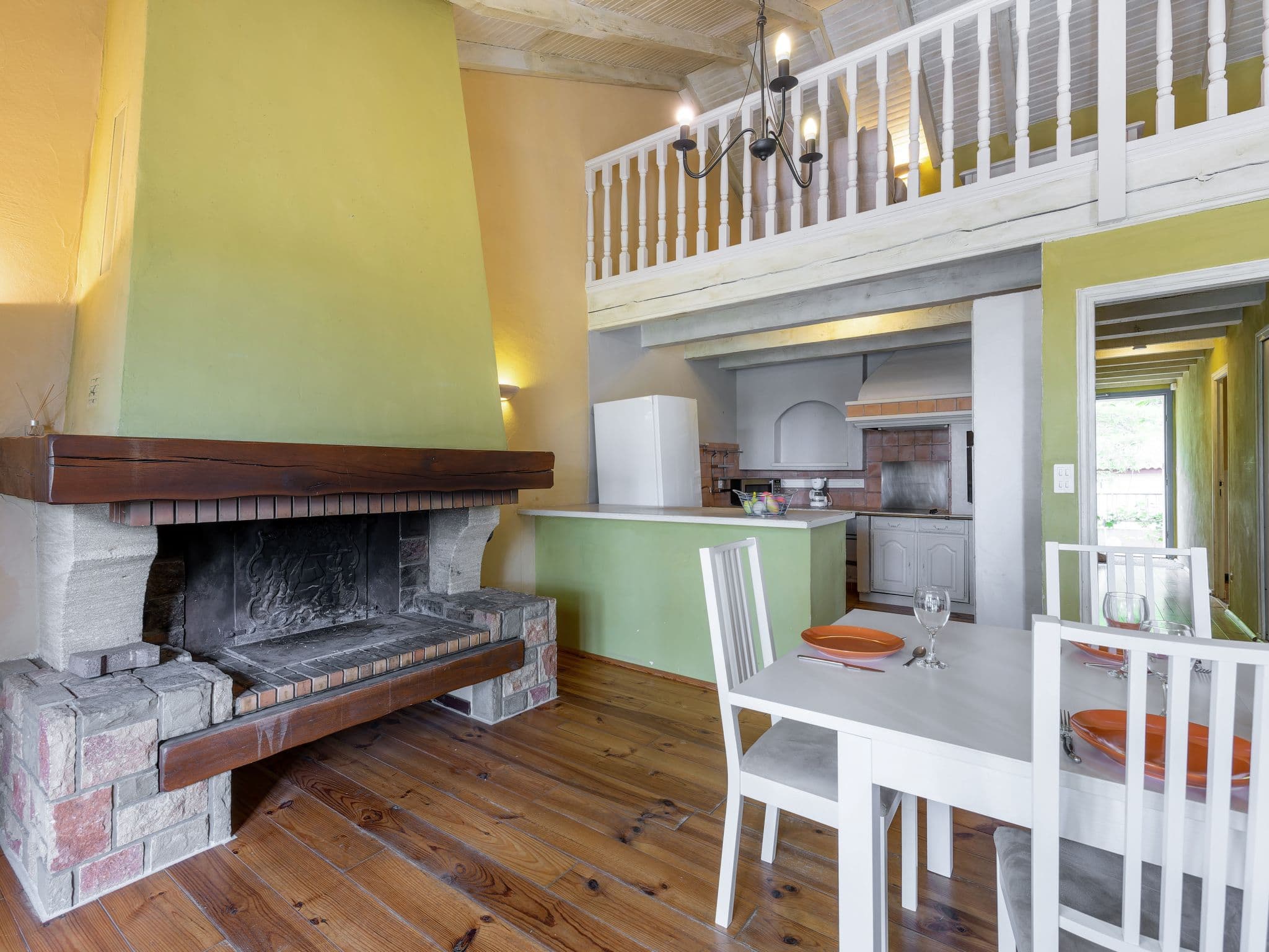 Kitchen / Dining Room